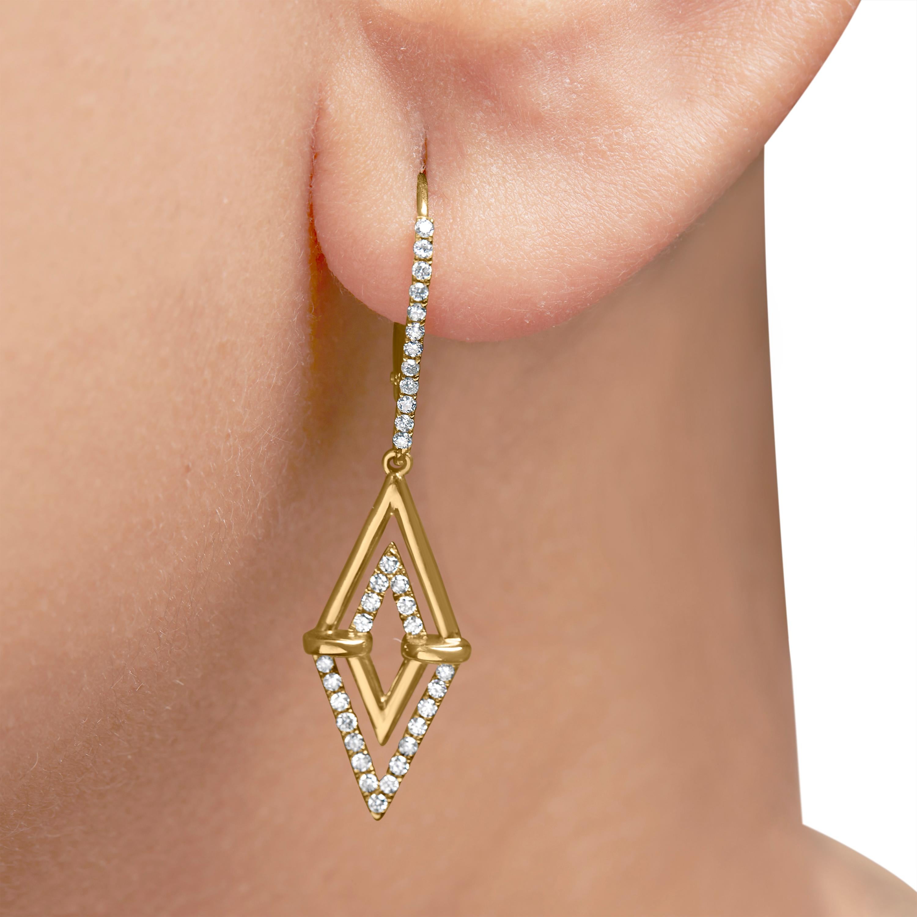 Boucles d'oreilles pendantes et pendantes en or jaune 14 carats avec double triangle de 3/8 carats Neuf - En vente à New York, NY
