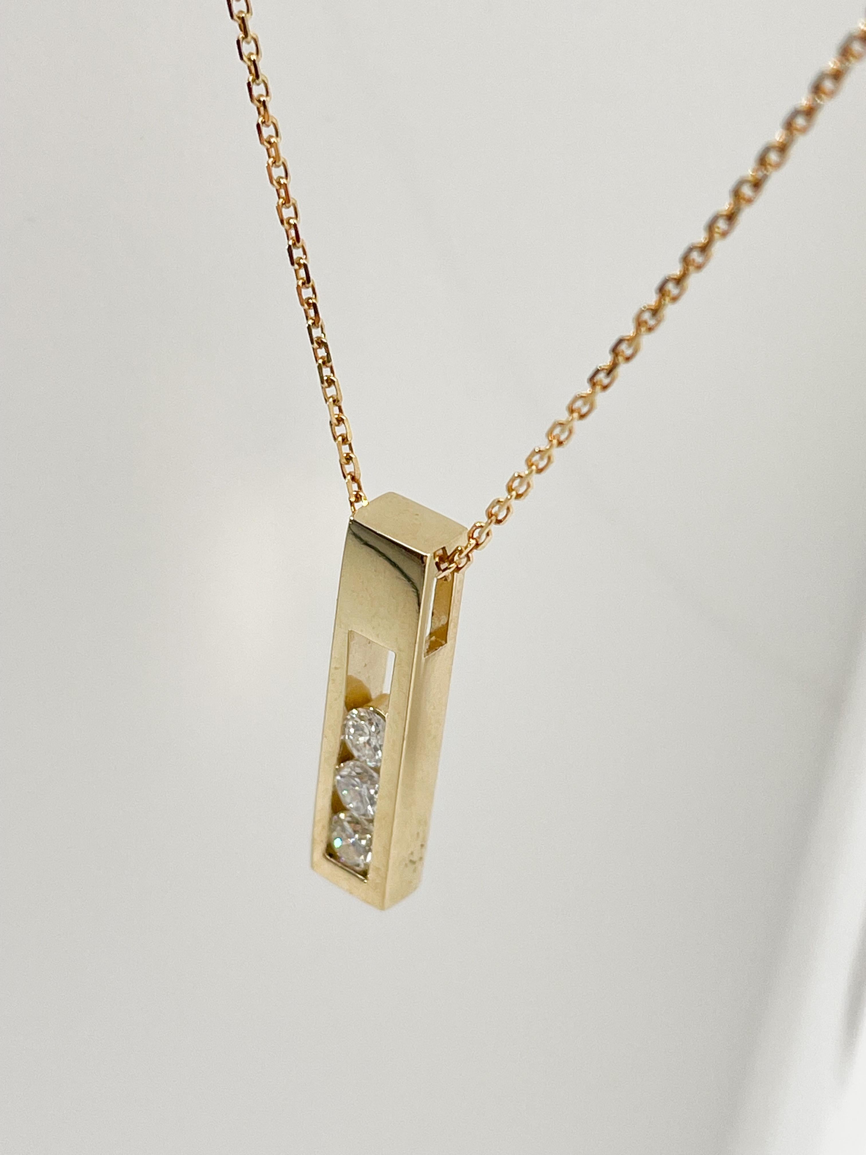 14K Yellow Gold 3 Diamond .50 CTW Drop Necklace In Excellent Condition For Sale In Stuart, FL