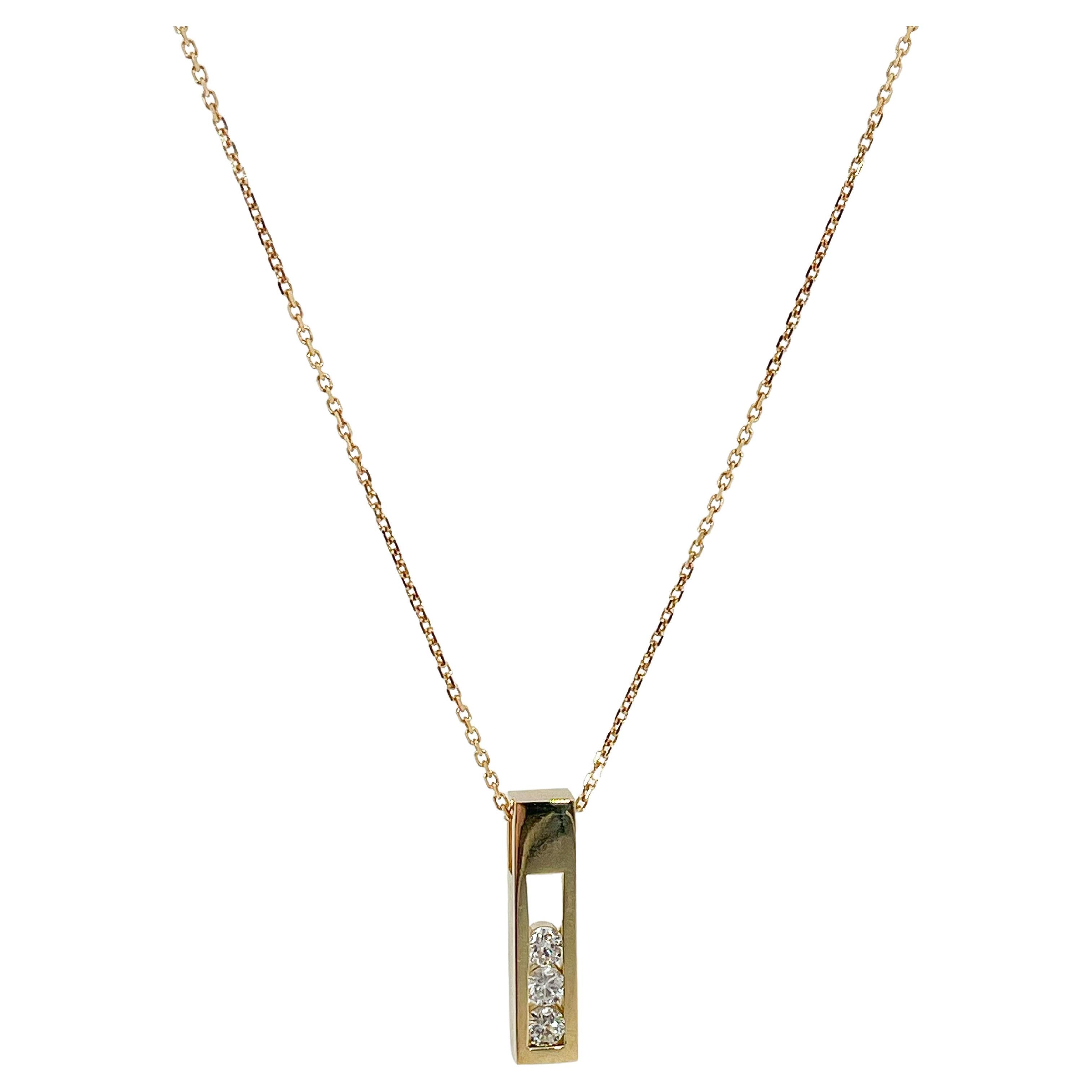 Collier de goutte en or jaune 14K à 3 diamants de 0,50 CTW