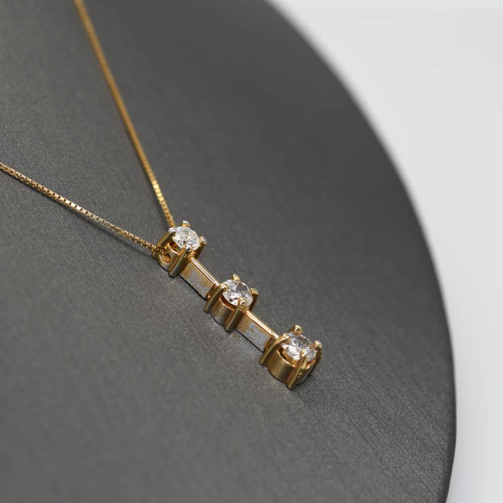 14-Karat-Gelbgold 3-Diamant-Anhänger-Halskette .75TDW, 3g (Brillantschliff)