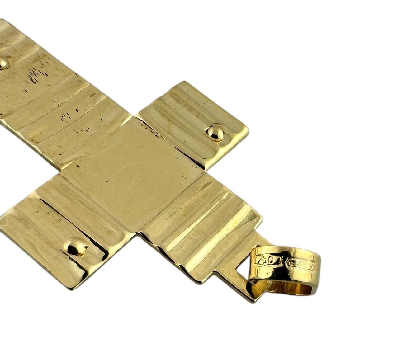 Pendentif crucifix tridimensionnel en or jaune 14K #19602 en vente 1