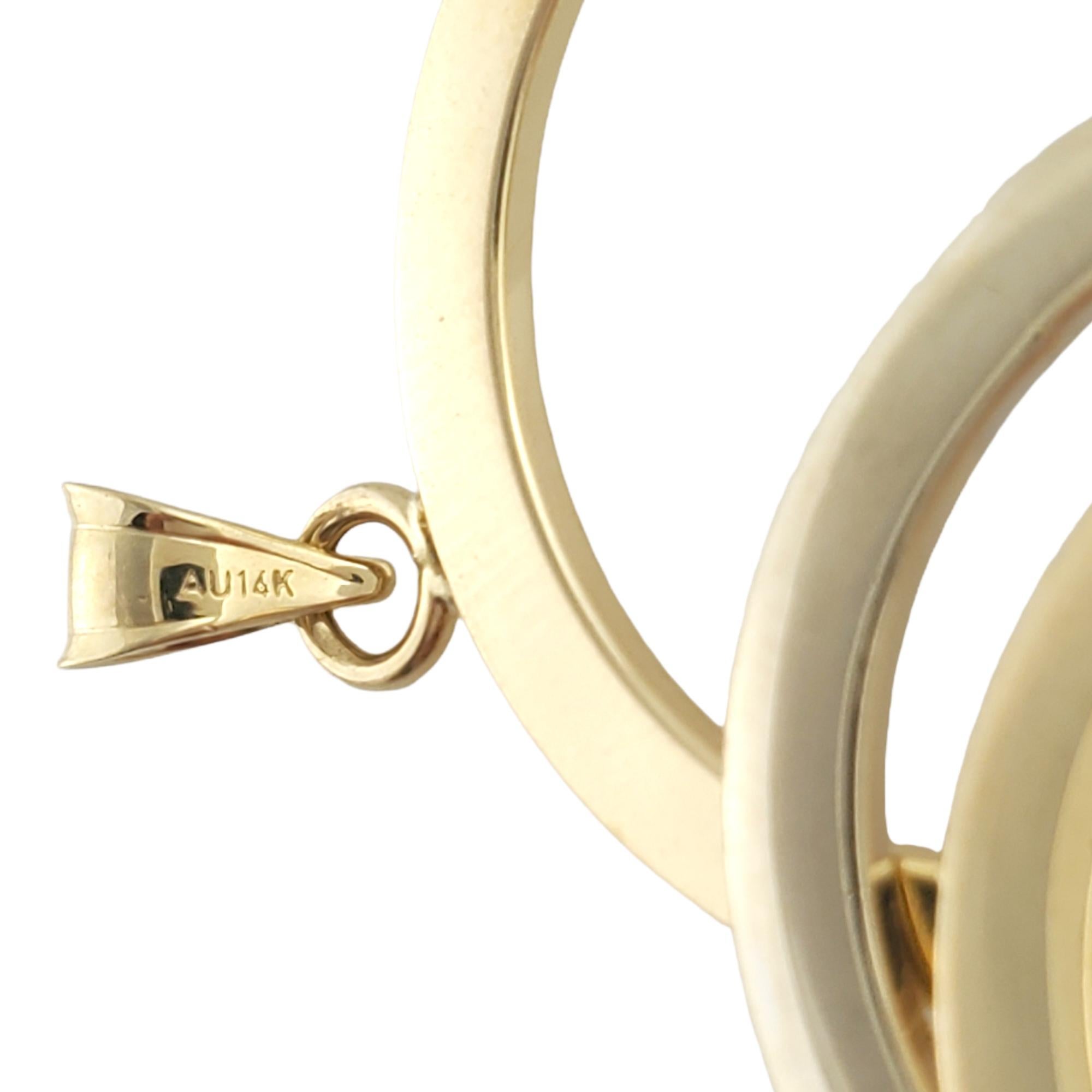 Women's 14K Yellow Gold 3 Interlocking Circle Pendant For Sale