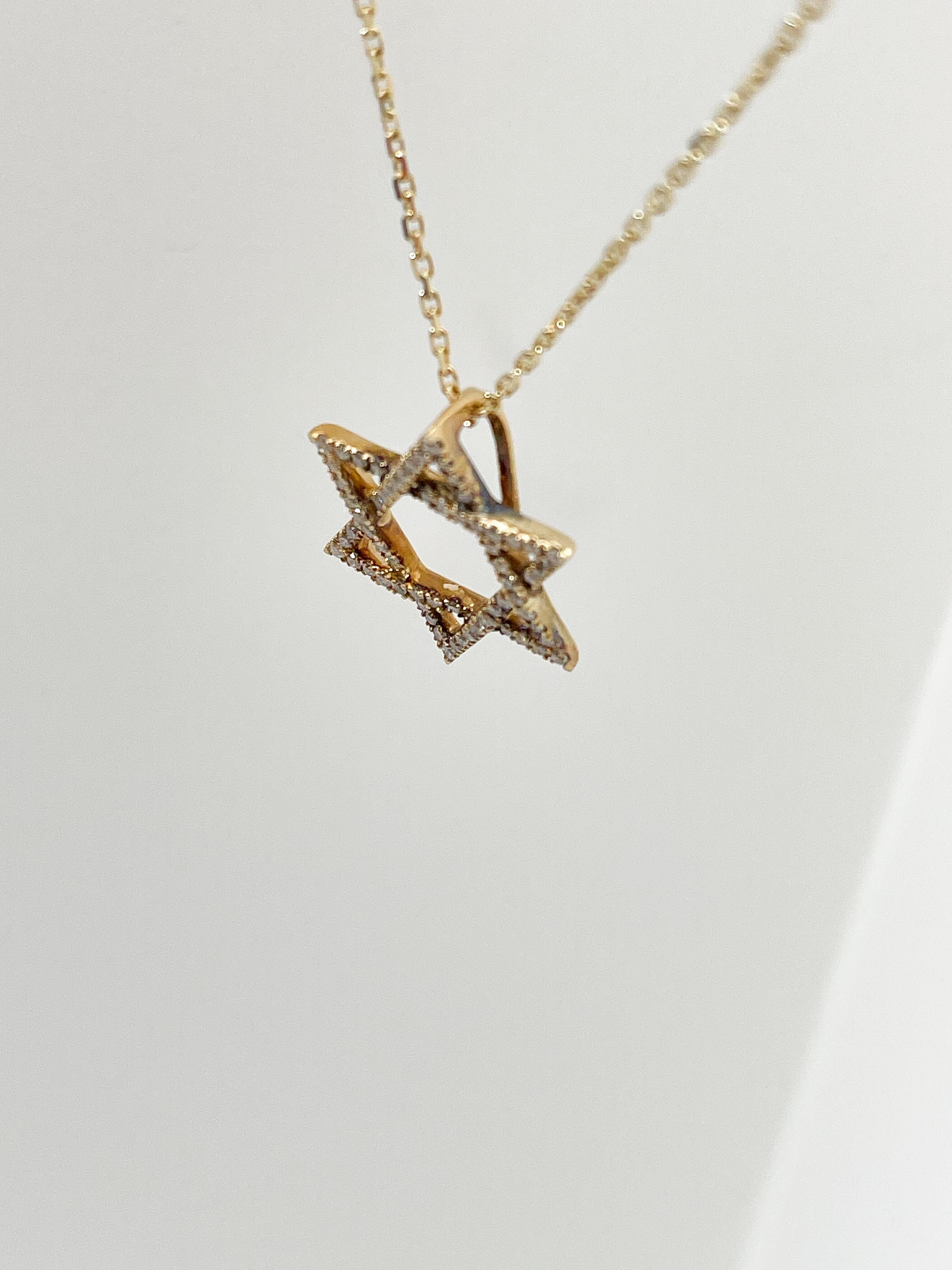14K Yellow Gold .30 CTW Diamond Star of David Pendant Necklace In Excellent Condition For Sale In Stuart, FL