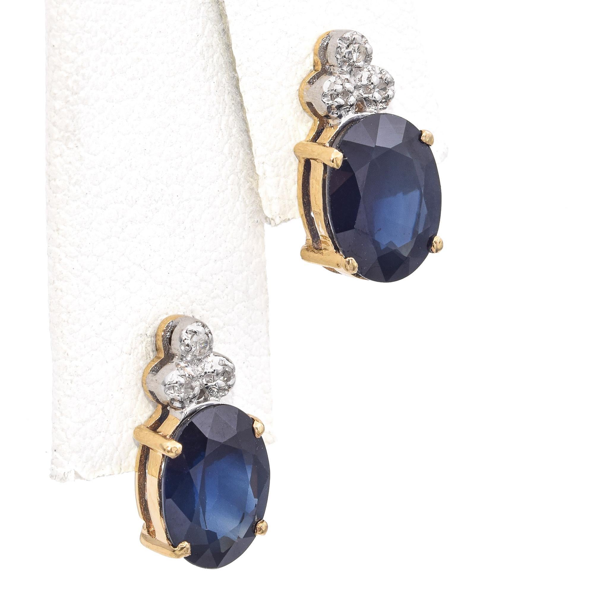 Orecchini pendenti in oro giallo 14K con zaffiro e diamante da 3,07 TCW In condizioni buone in vendita a New York, NY