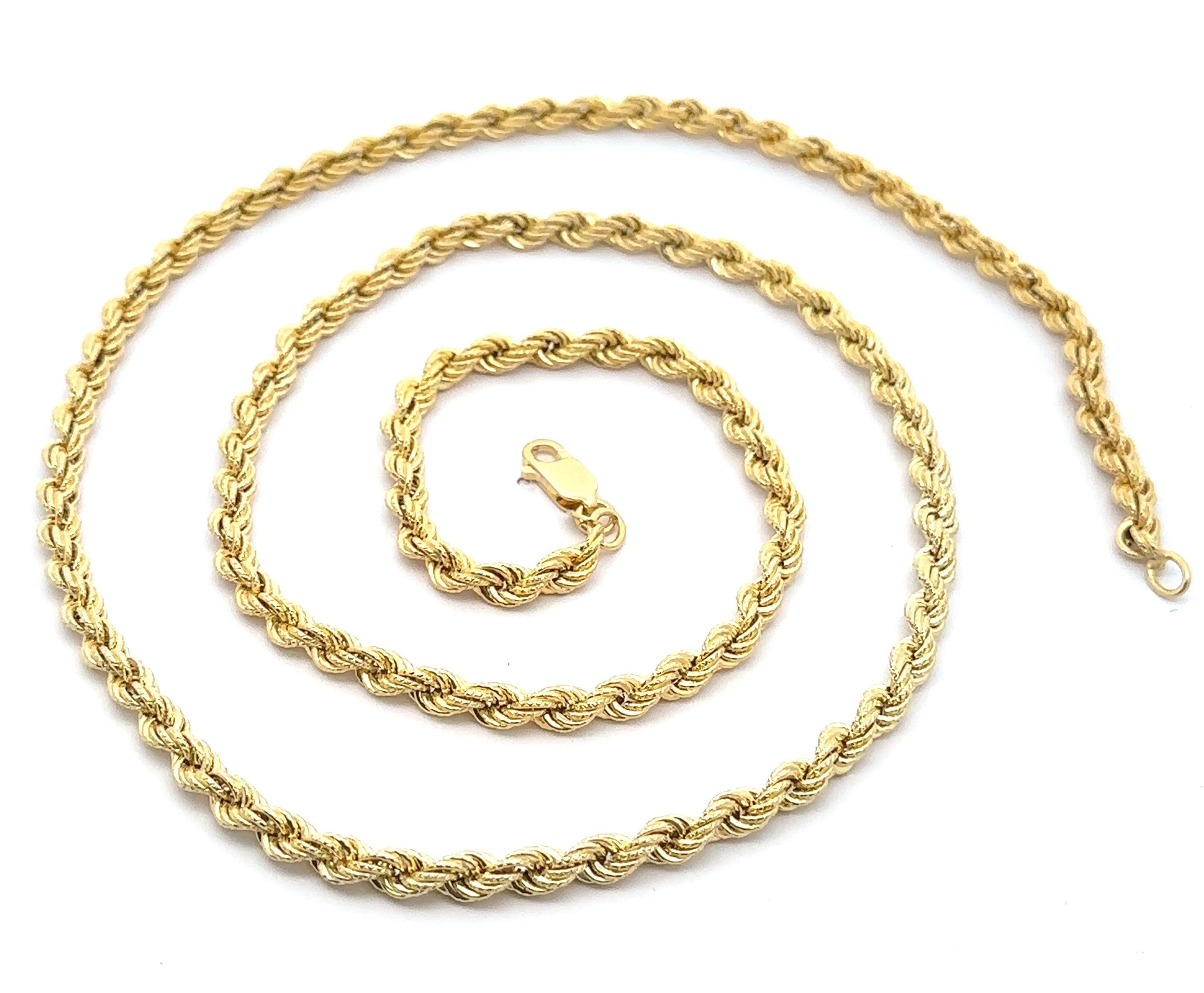 MATERIAL : Or jaune 14k massif - Design/One - Or massif
Poids : 17,8 grammes
Type de chaîne : Chaîne à maillons de corde texturés 
Longueur de la chaîne :  31