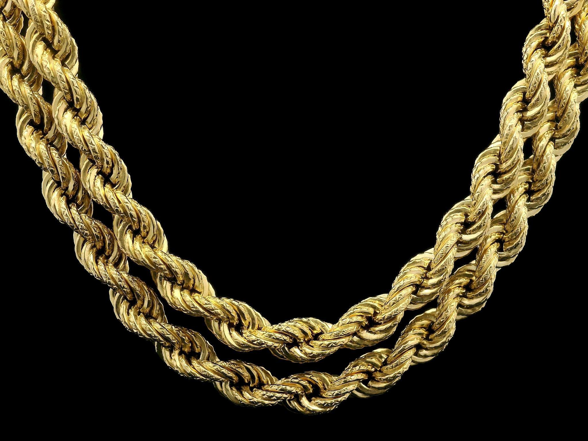 Collier à maillons de 31 pouces de long en or jaune 14 carats texturé avec fermoir à griffes de homard Excellent état - En vente à Montclair, NJ