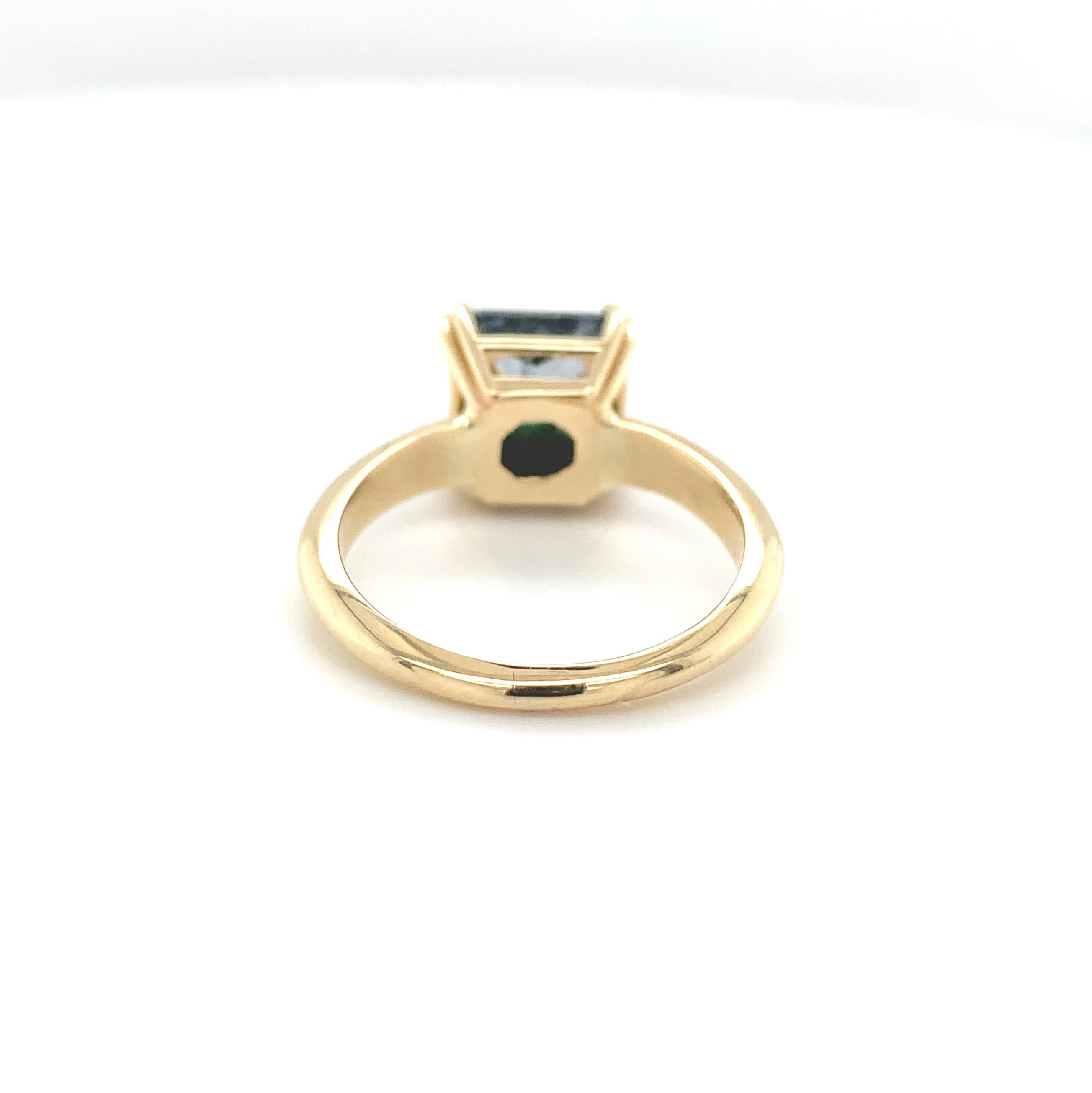 Women's 14K Yellow Gold 3.13 carat Bi-color Tourmaline Ring For Sale
