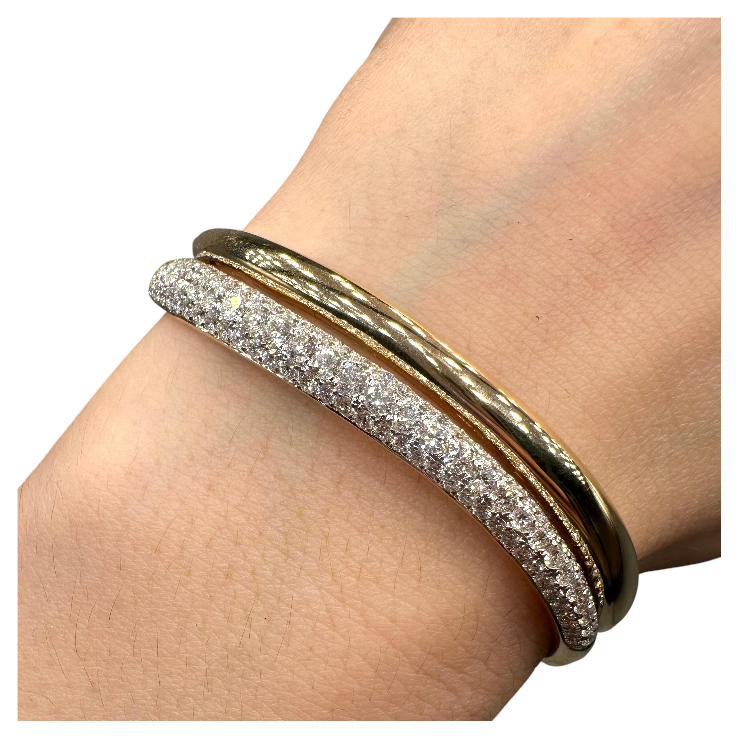 14K Yellow Gold 3.33CT Natural Round Diamond Pavé Bangle Bracelet en venta