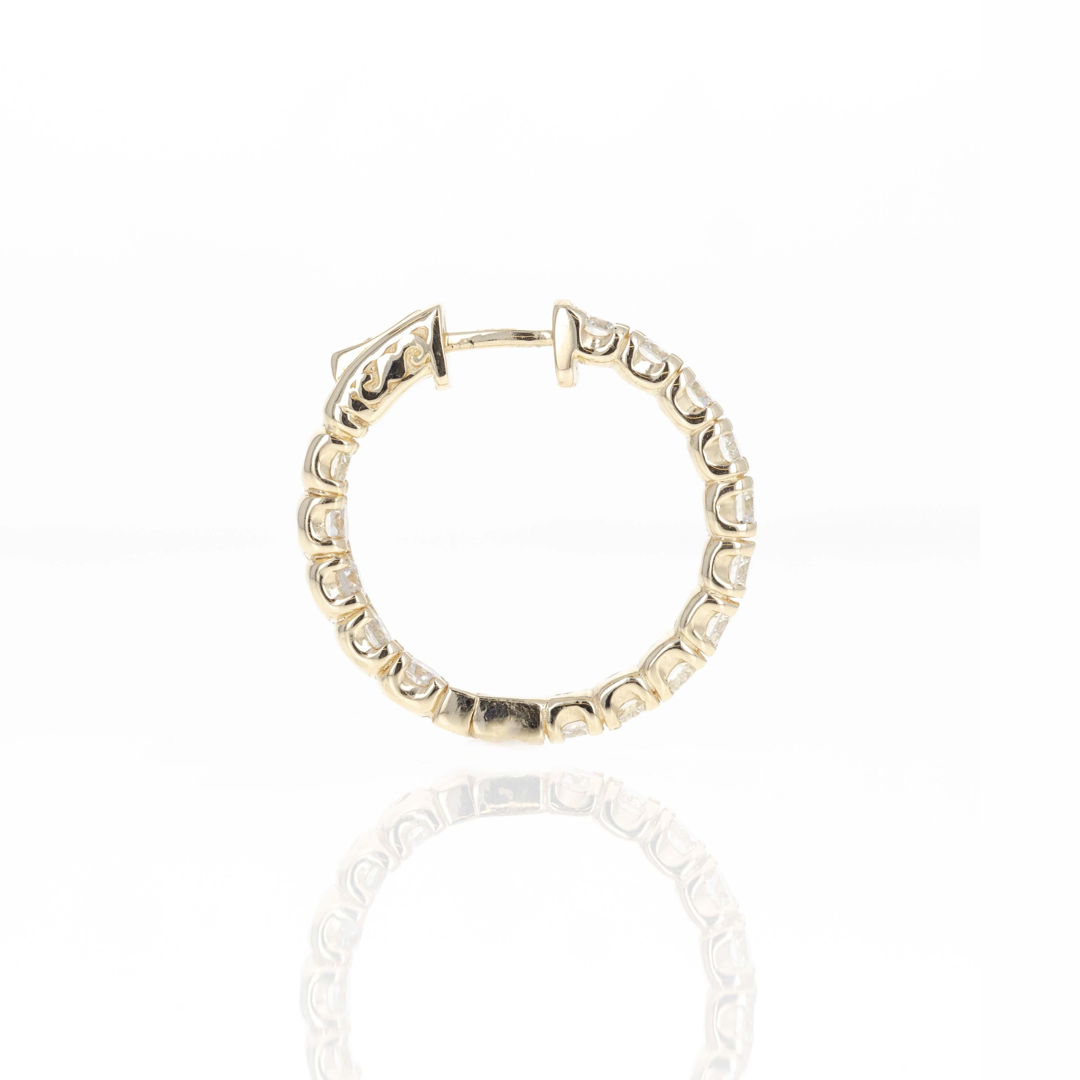 Orecchini a cerchio in oro giallo 14K con diamante rotondo Inside-Out da 3,42 carati In condizioni Nuovo in vendita a Cape May, NJ