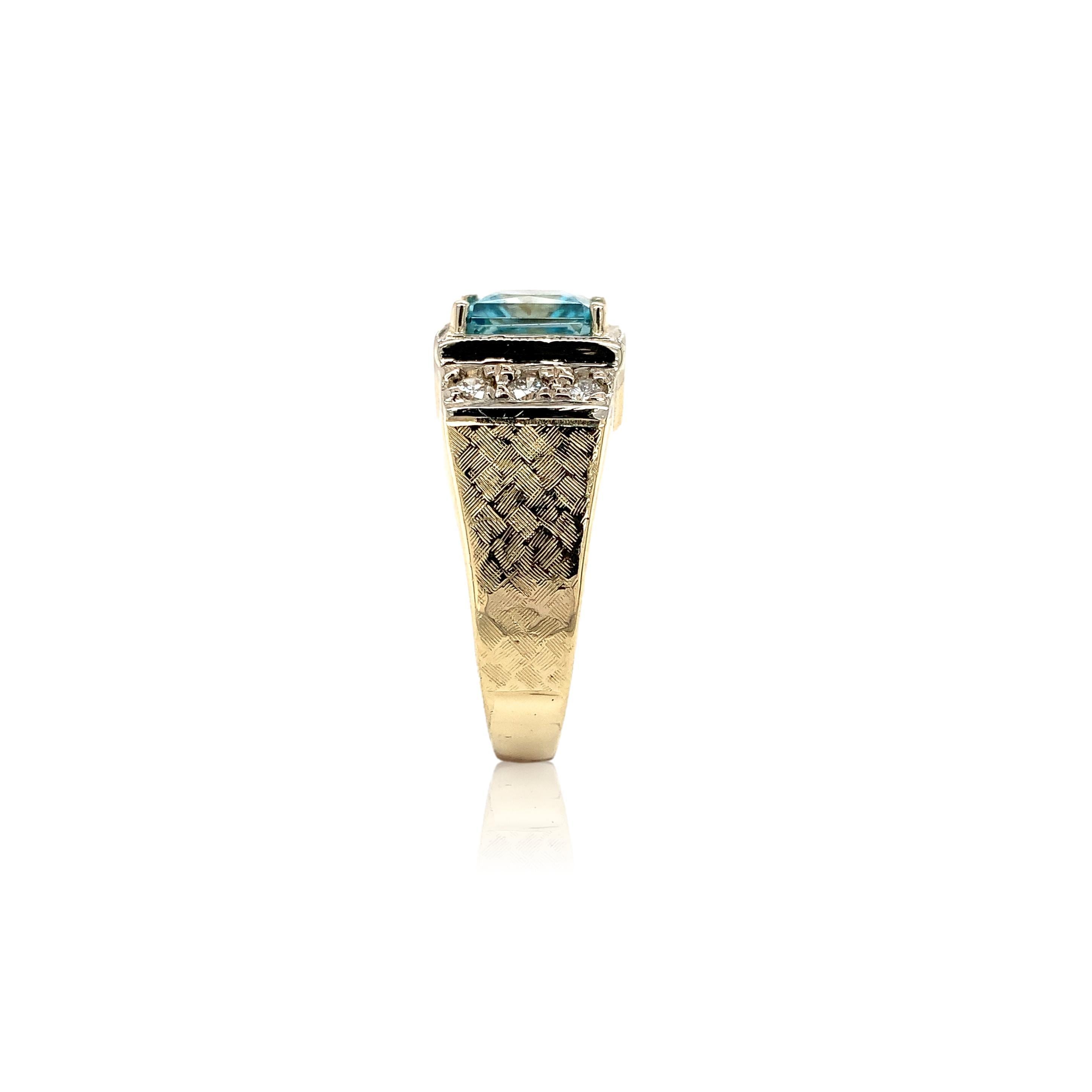 14K Gelbgold 3,55 Karat Blauer Zirkon Herrenring mit Diamanten Größe 8,75 im Zustand „Gut“ in Big Bend, WI