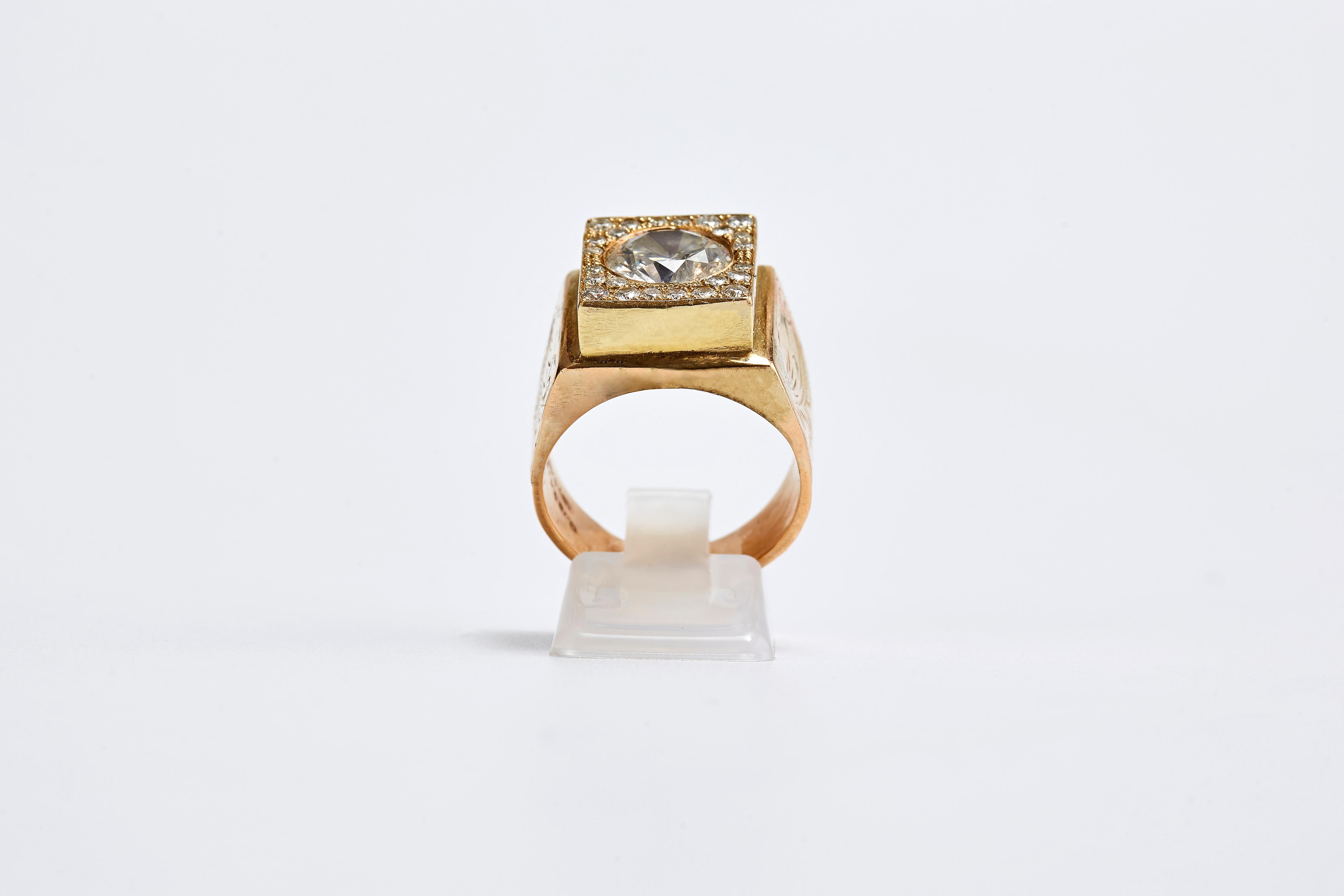 14k Yellow Gold 3.80 Carat Diamond Ring In Excellent Condition In Tel Aviv, IL