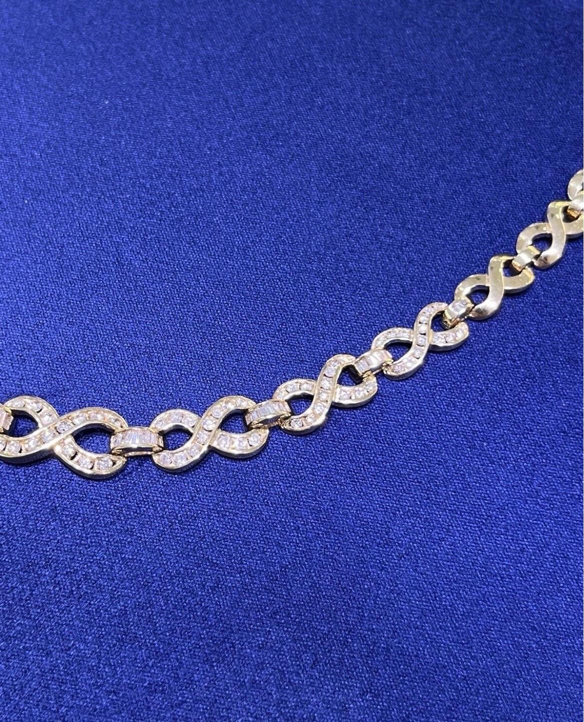 Collana A Link in oro giallo 14k con diamanti tondi e baguette da 3 carati in vendita 6