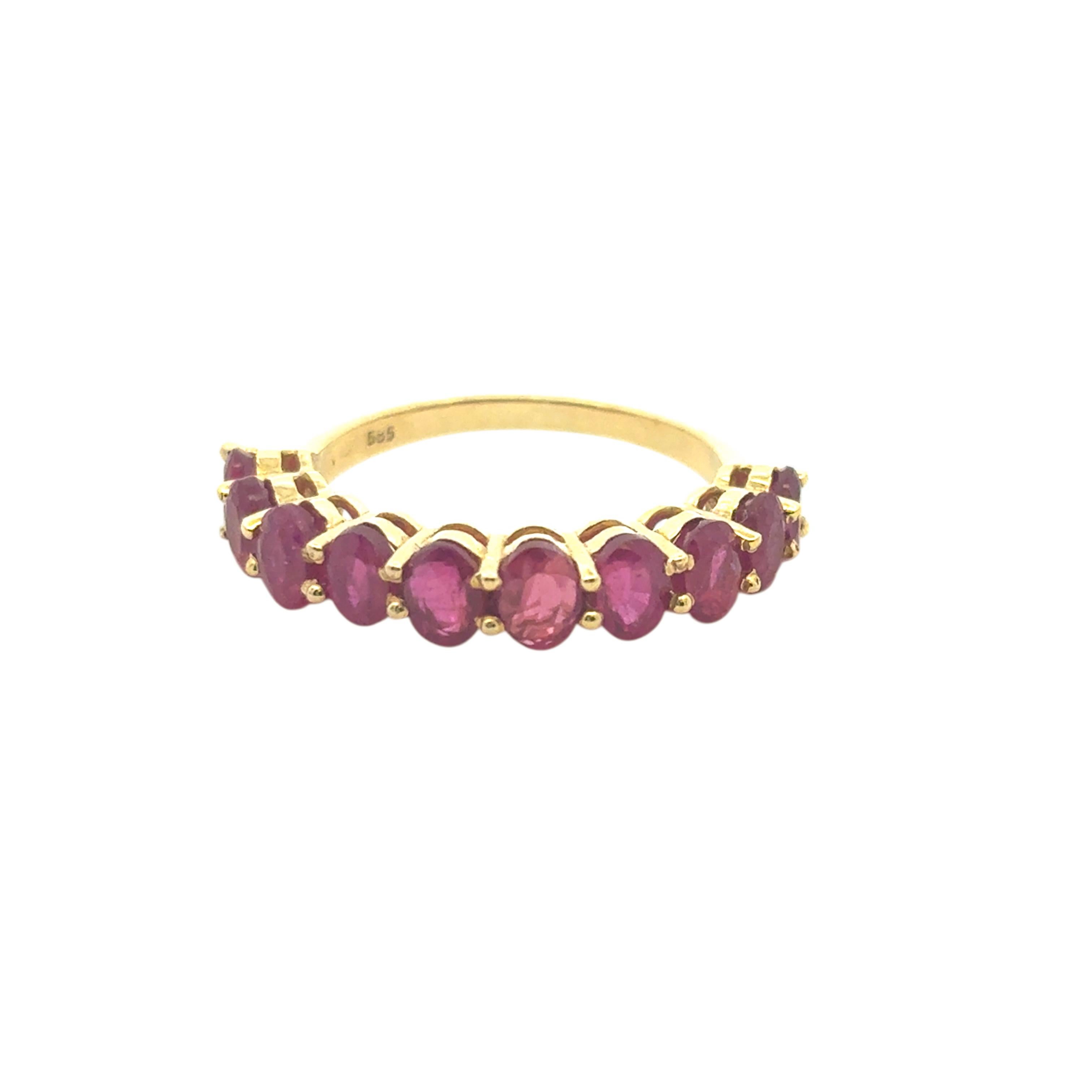14k Yellow Gold 3ctw Oval Cut Ruby Halfway Ring Band en vente 5