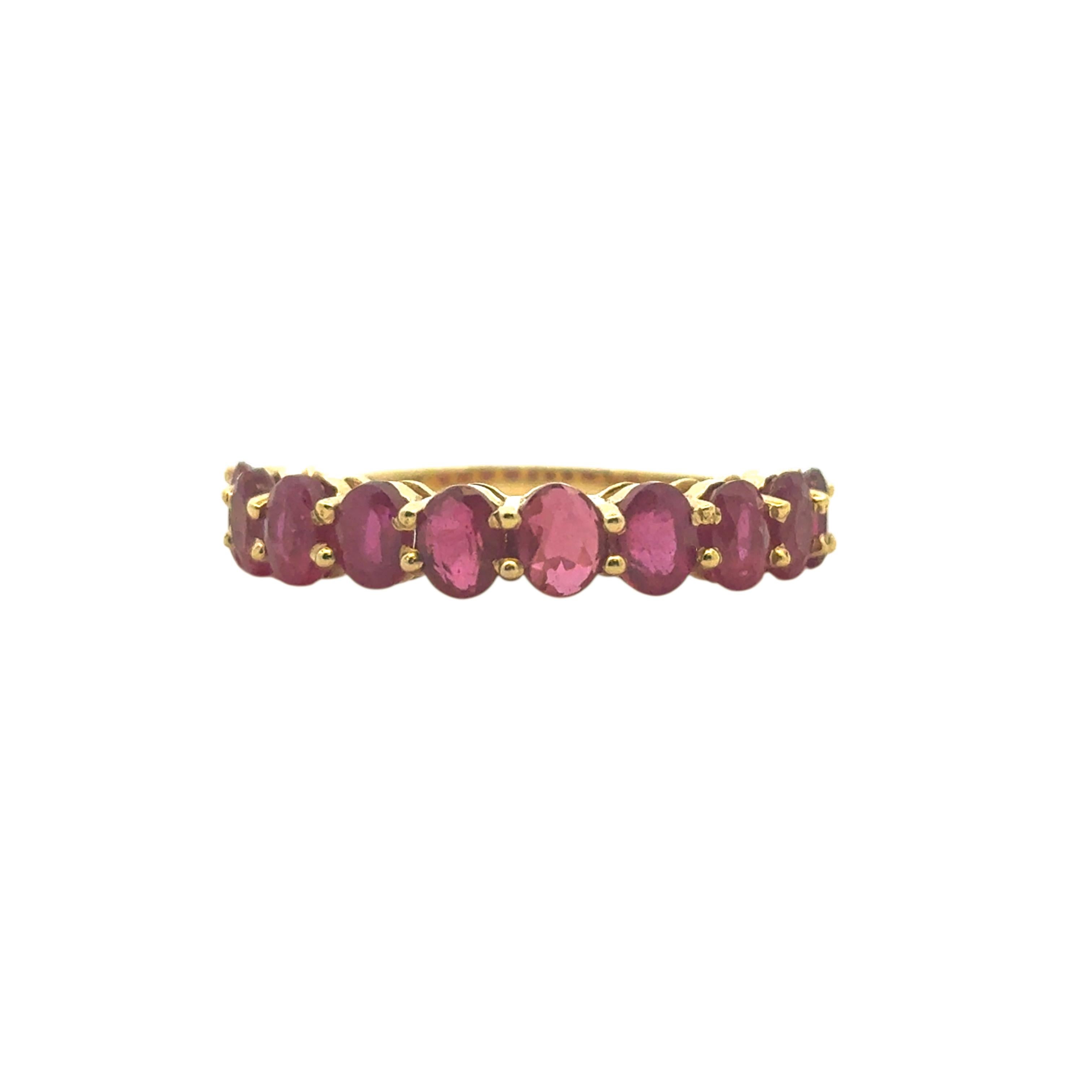 14k Yellow Gold 3ctw Oval Cut Ruby Halfway Ring Band en vente 6