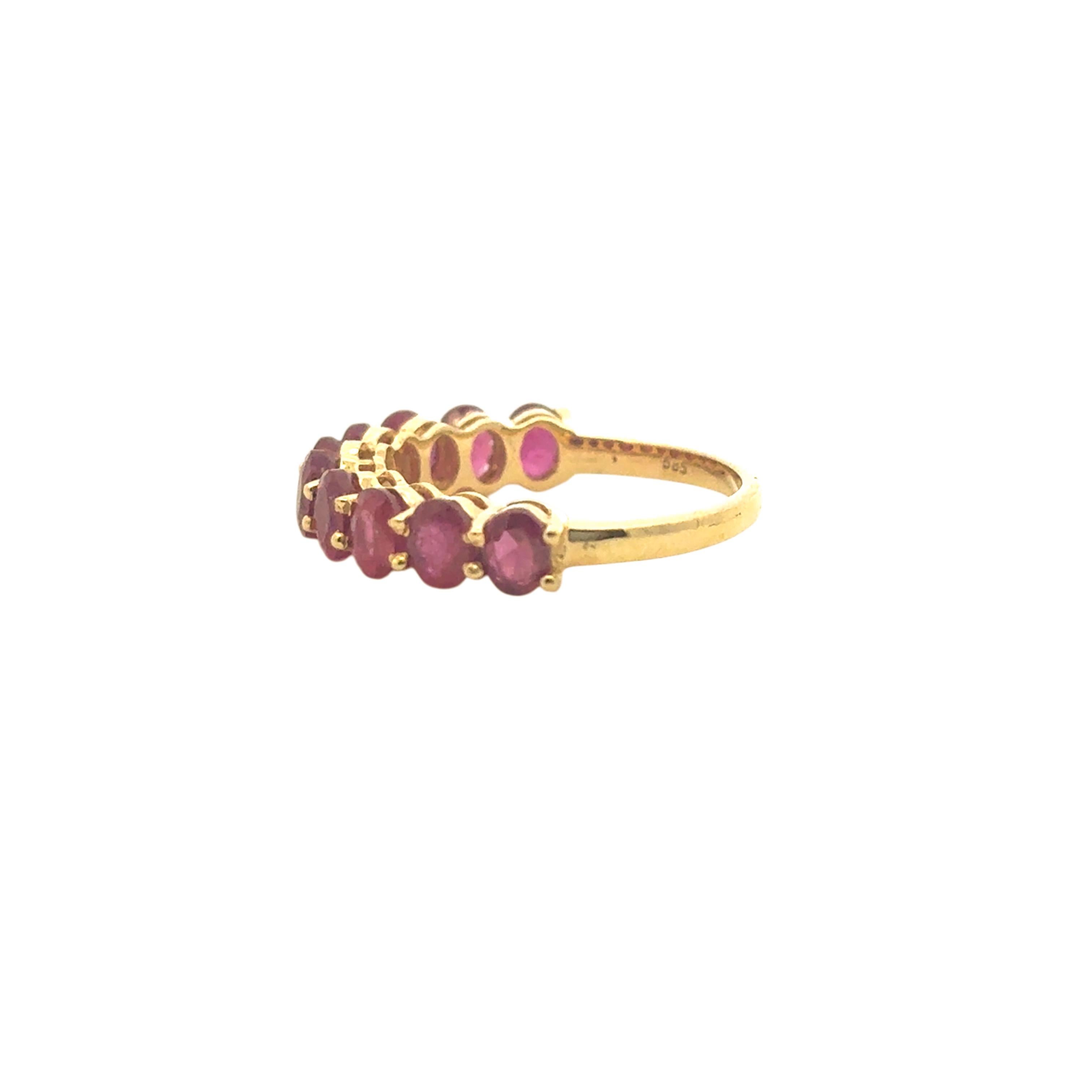 14k Yellow Gold 3ctw Oval Cut Ruby Halfway Ring Band Pour femmes en vente