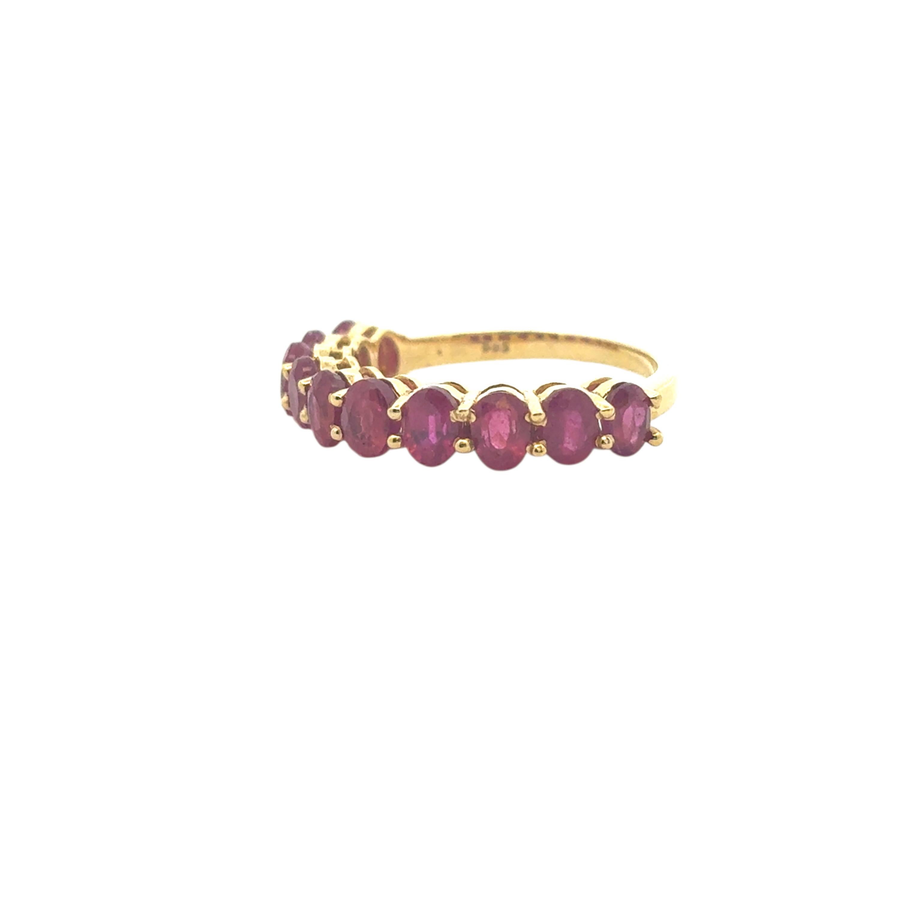 14k Yellow Gold 3ctw Oval Cut Ruby Halfway Ring Band en vente 1