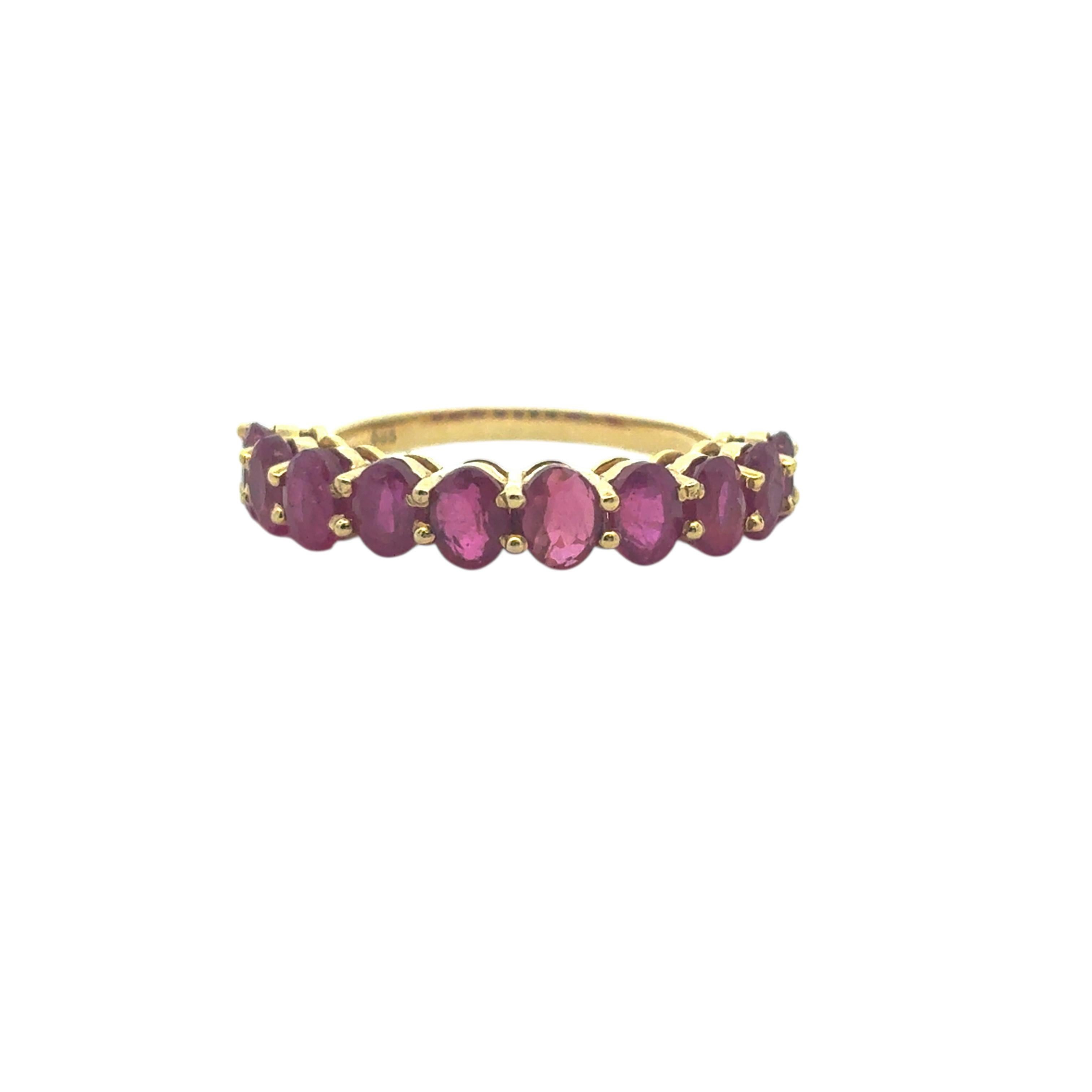 14k Yellow Gold 3ctw Oval Cut Ruby Halfway Ring Band en vente 2