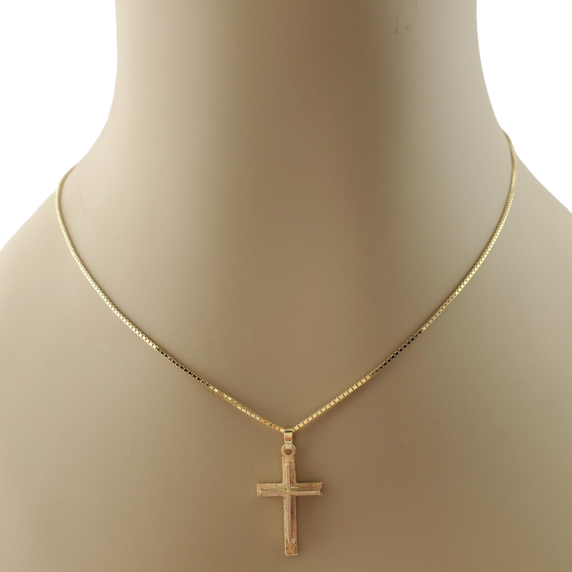 Pendentif croix 3D en or jaune 14 carats n° 17437 en vente 6