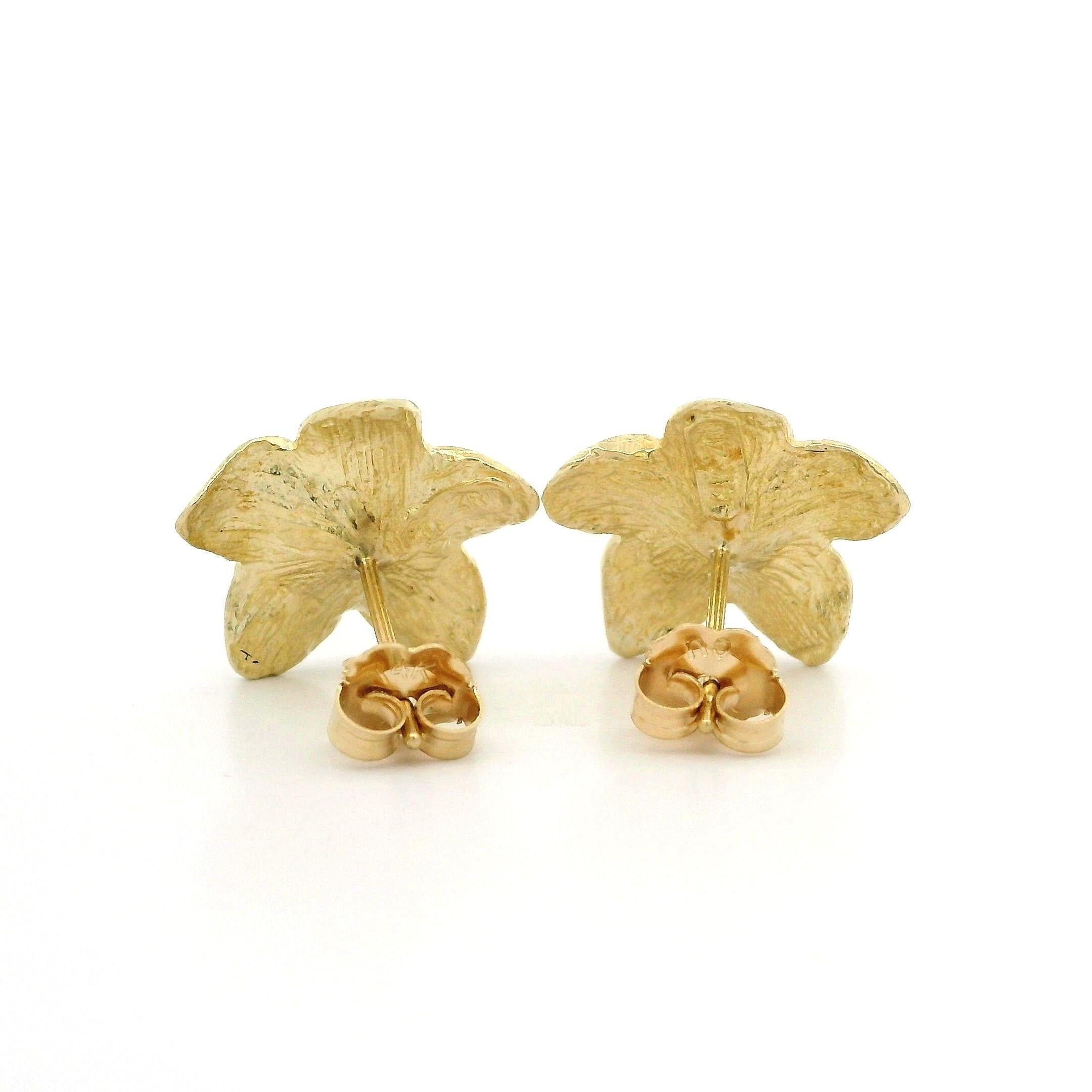 Boucles d'oreilles en or jaune 14k avec fleur de plumeria détaillée en 3D Pour femmes en vente