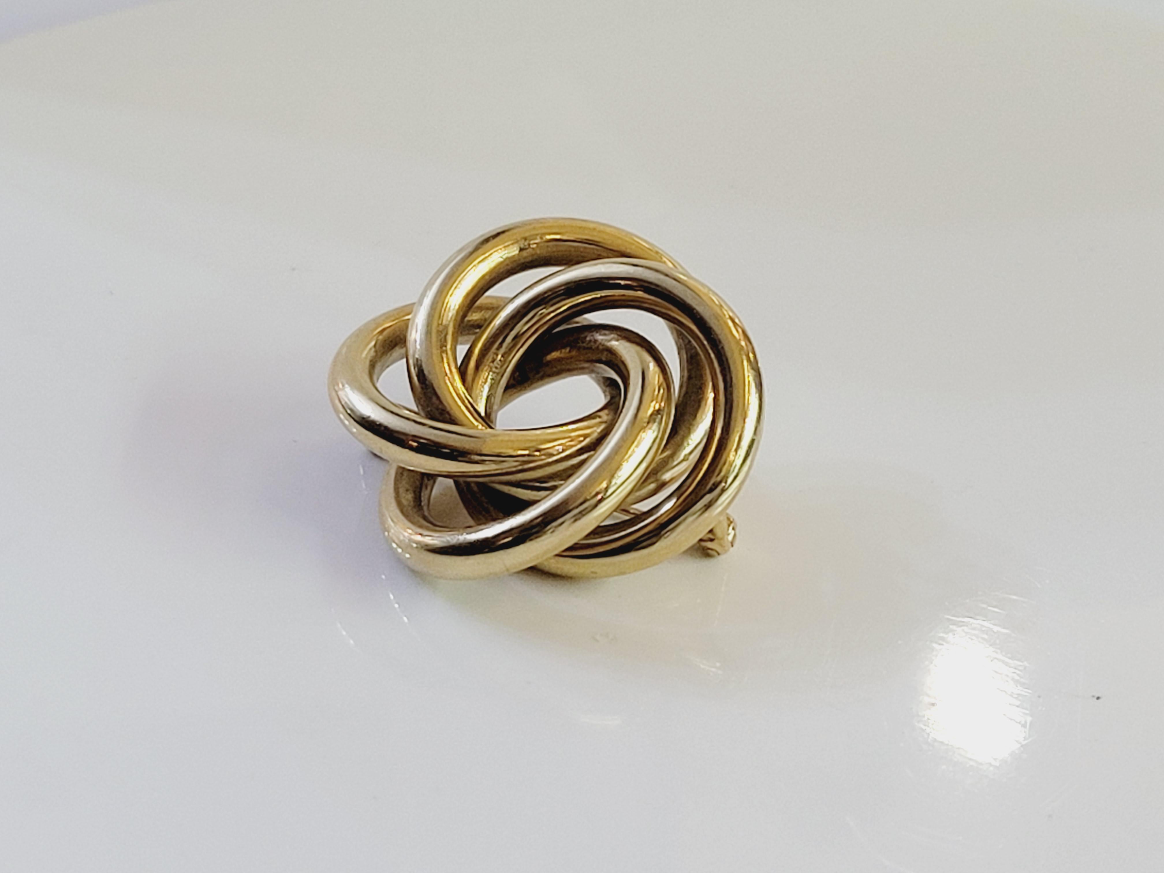 14K Yellow Gold 4 Interlocking Circle Tube Brooch Pin 34mm In Excellent Condition For Sale In New York, NY