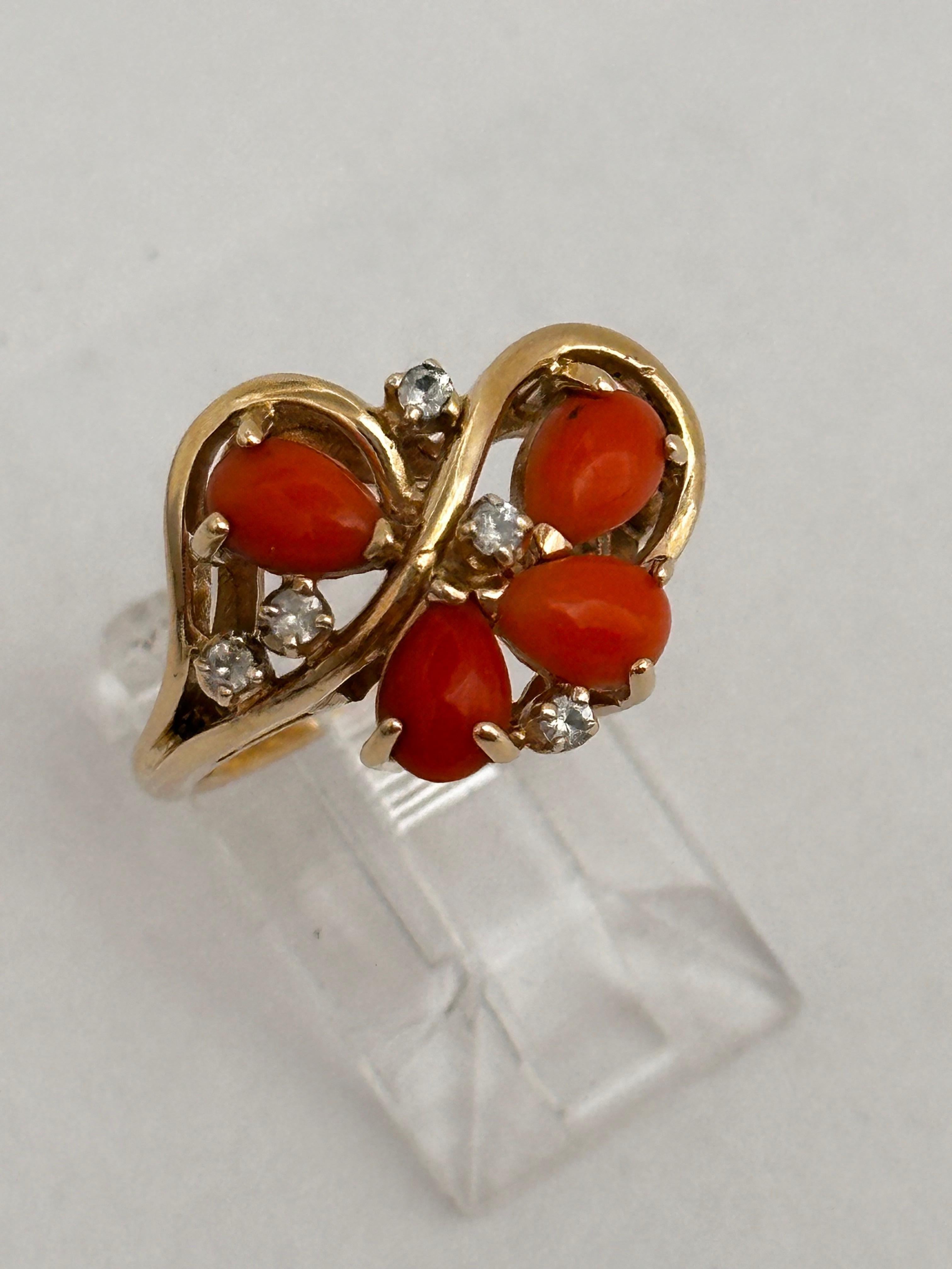 14k Yellow Gold  4 Pear Shaped Coral and Diamonds  Ring Size 6 1/4 In New Condition For Sale In Las Vegas, NV