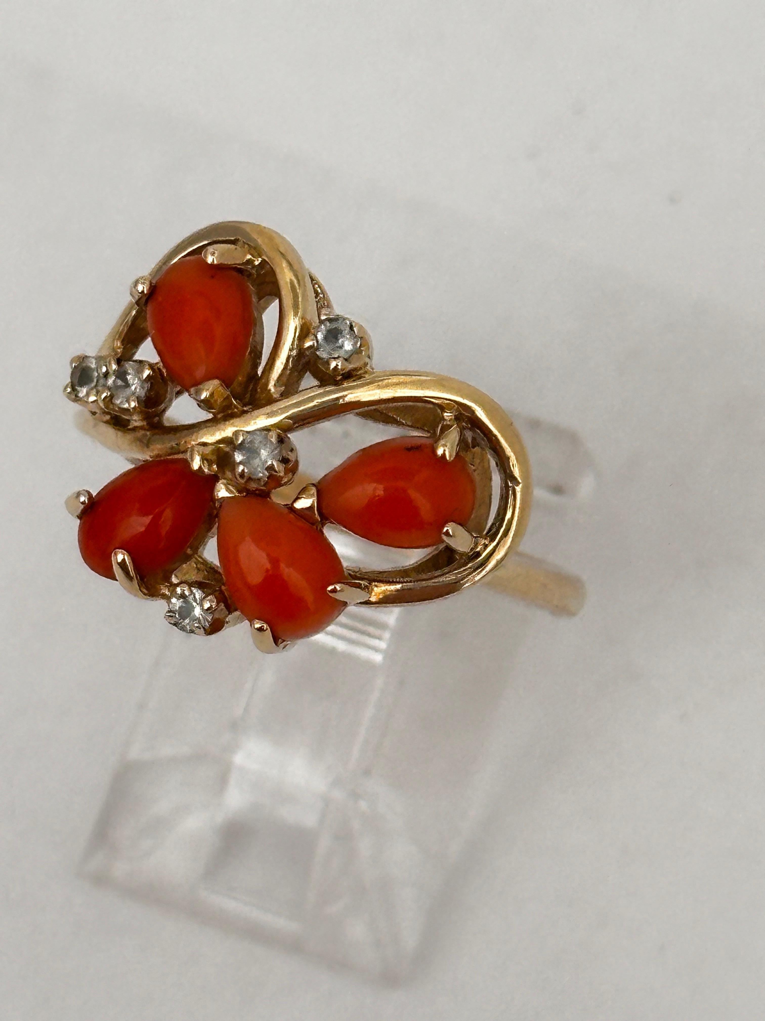 Women's 14k Yellow Gold  4 Pear Shaped Coral and Diamonds  Ring Size 6 1/4 For Sale