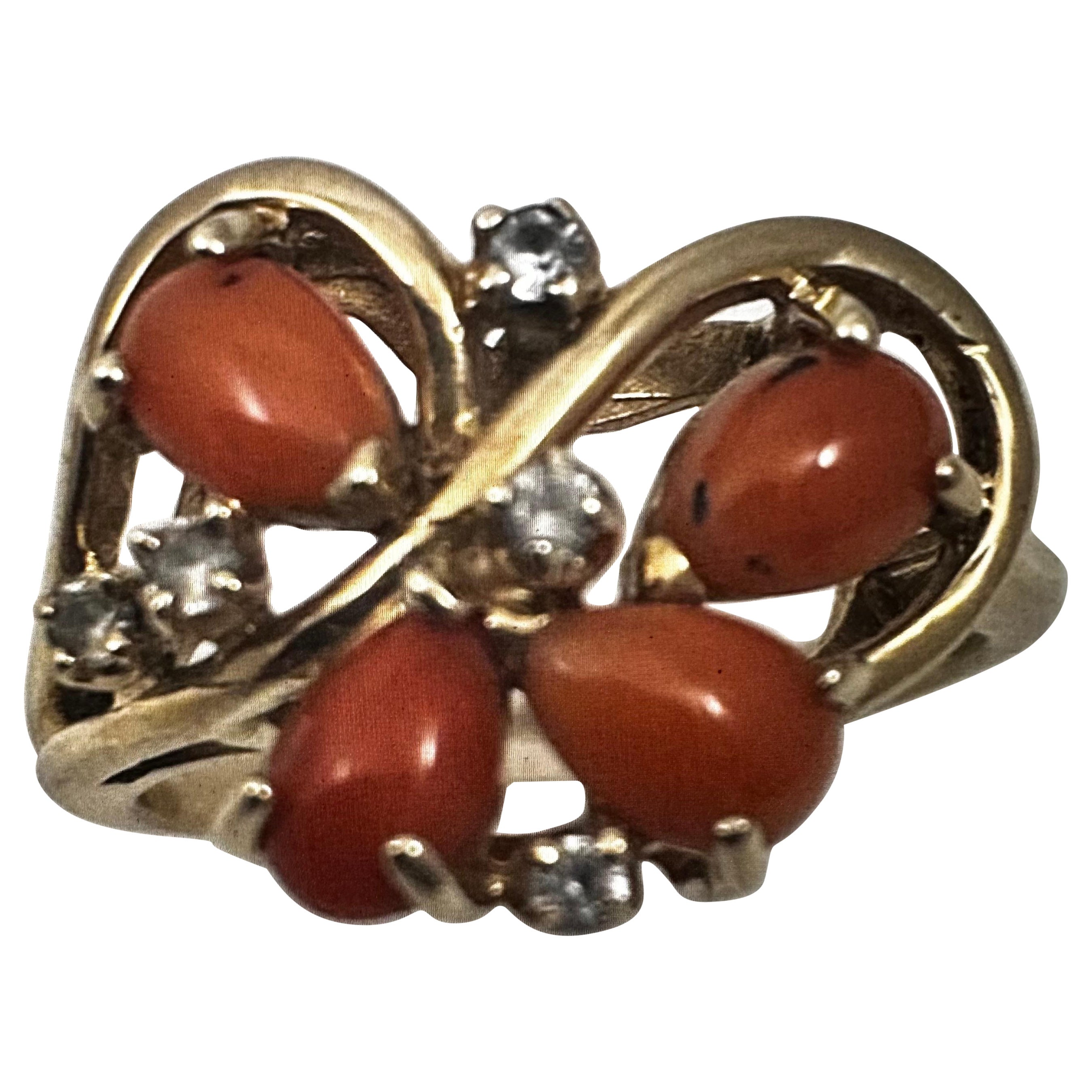 14k Oro Amarillo  4 Coral en forma de pera y diamantes  Anillo talla 6 1/4