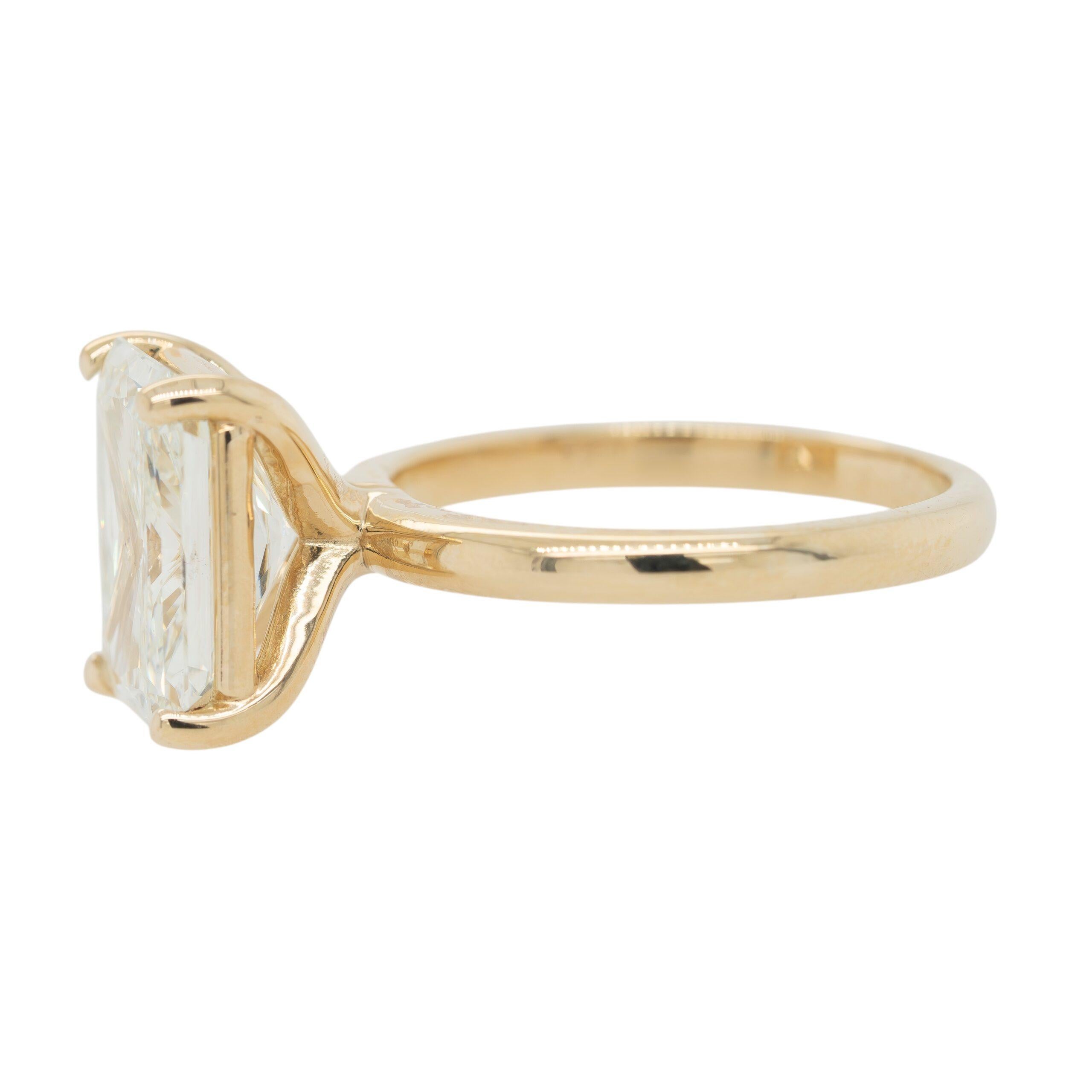 Bague solitaire en or jaune 14 carats avec diamant naturel taille radiant de 4,01 carats en vente 2