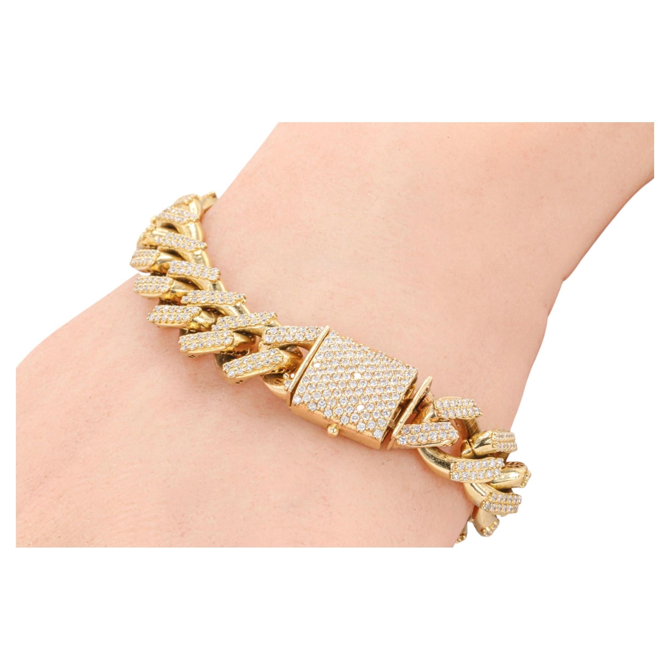 Pulsera de eslabones tipo «curb» de oro amarillo de 14k con diamantes de 4,17 ct en total
