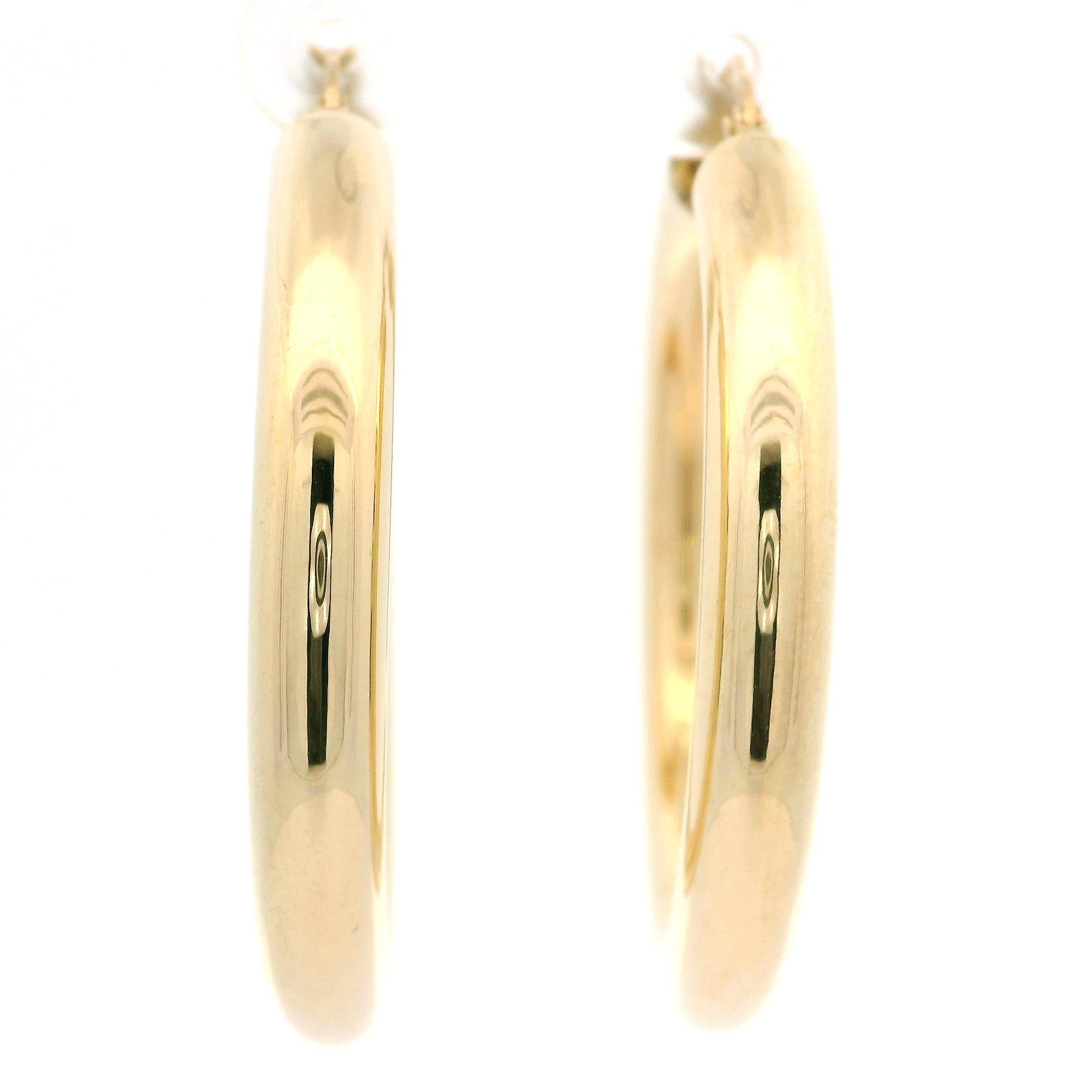 Boucles d'oreilles en or jaune 14k, 41mm, finition polie. en vente 1