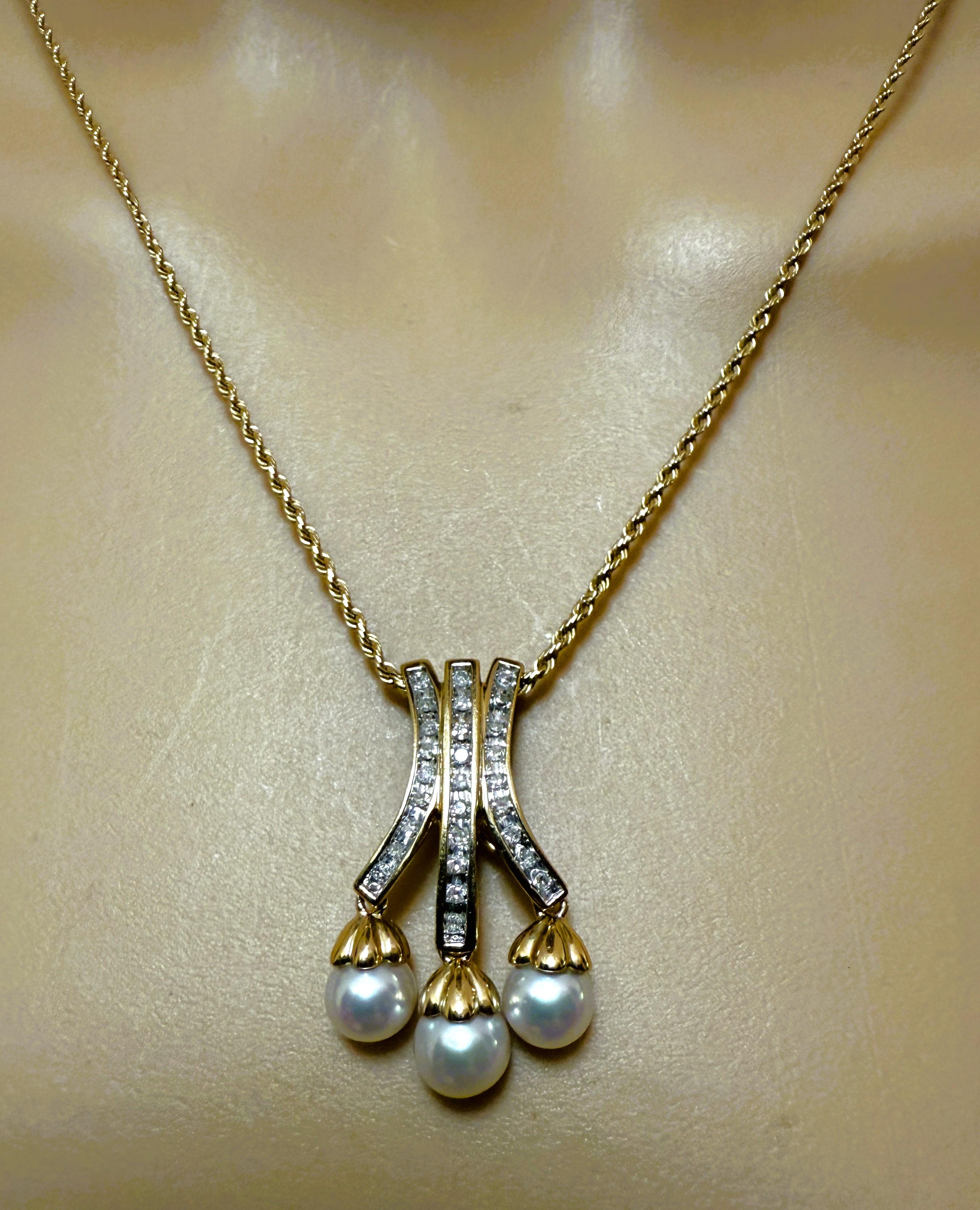 Taille mixte Collier en or jaune 14k avec pendentif en diamant et perle d'eau douce de 0,44 carat, 21 pouces en vente