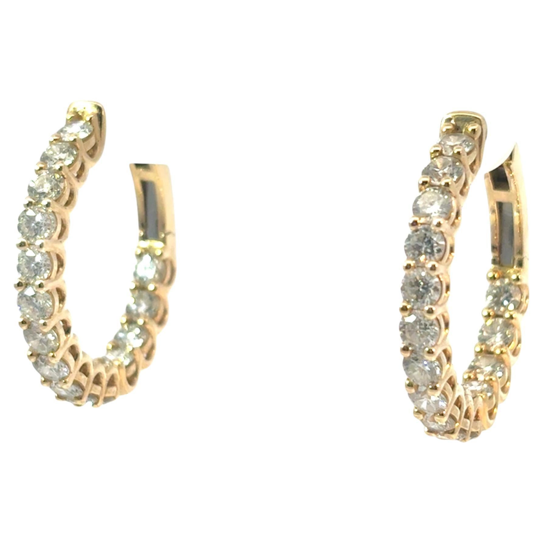 Boucles d'oreilles Huggie en or jaune 14k avec 4,87ctw de diamants de grande taille en vente