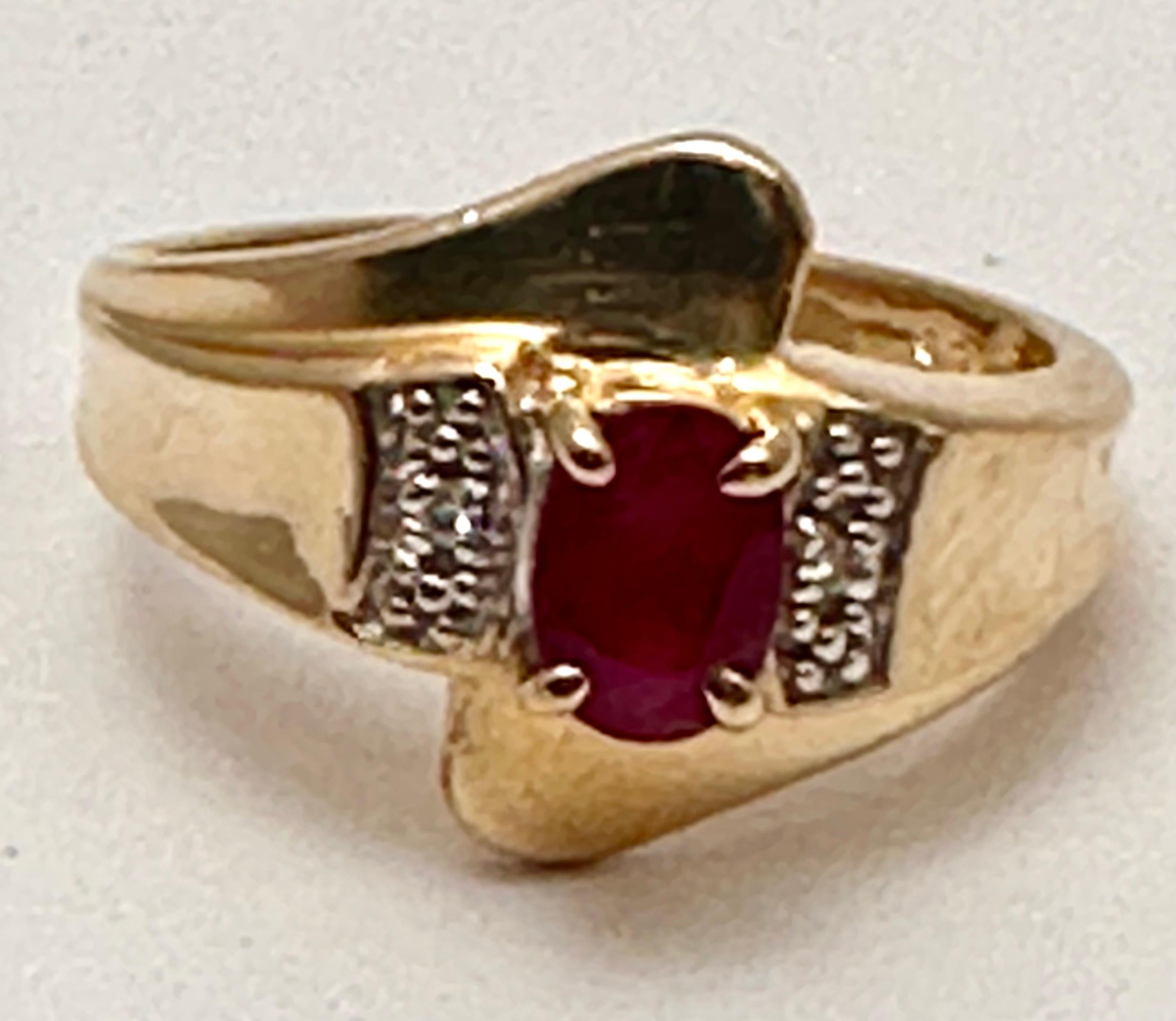 14k Yellow Gold 4mm x 6mm Oval Ruby 2 Side Diamonds Ring Size 6 For Sale 1