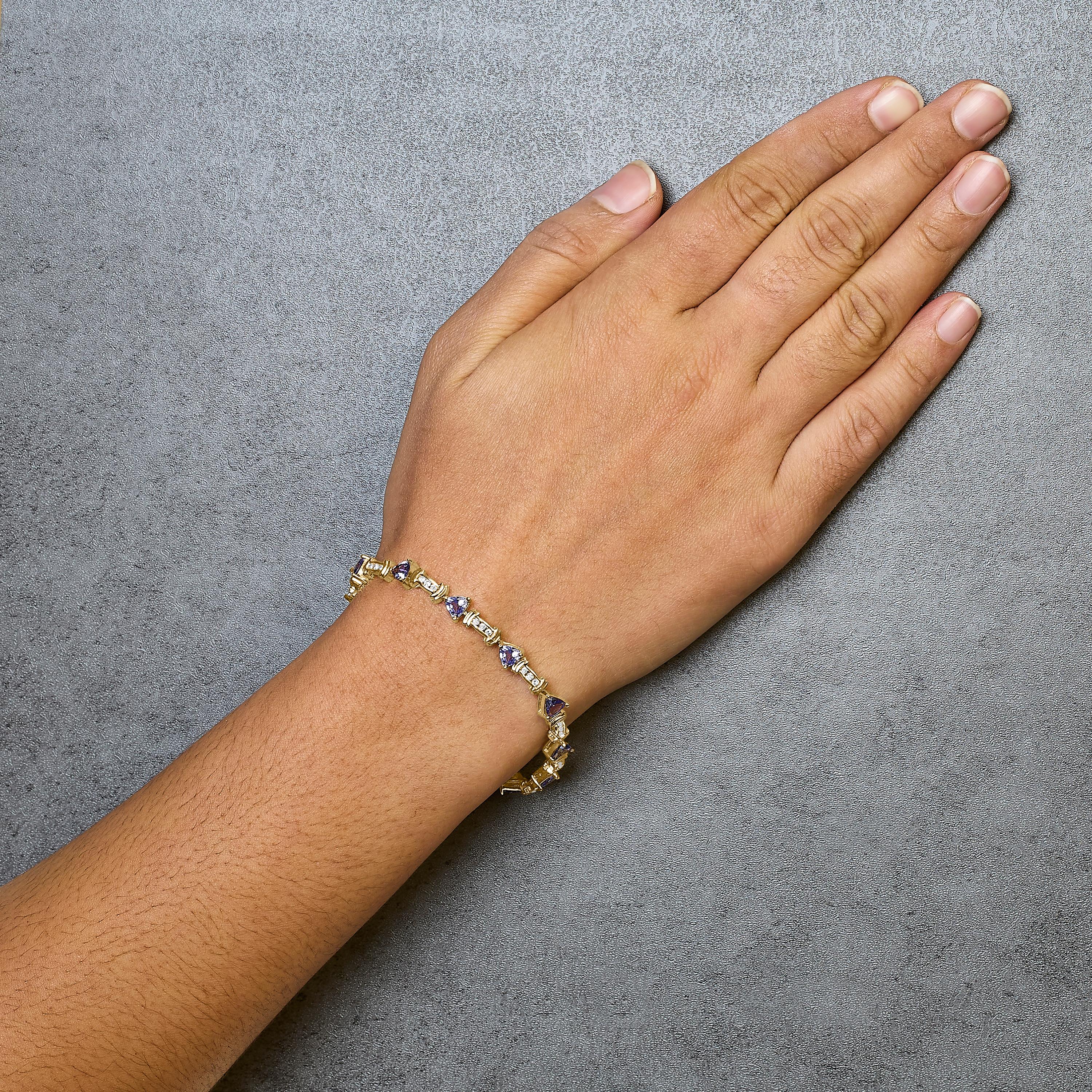 Bracelet à maillons en or jaune 14K 4x3 Trillion Cut Purple Tanzanite and Diamond Neuf - En vente à New York, NY