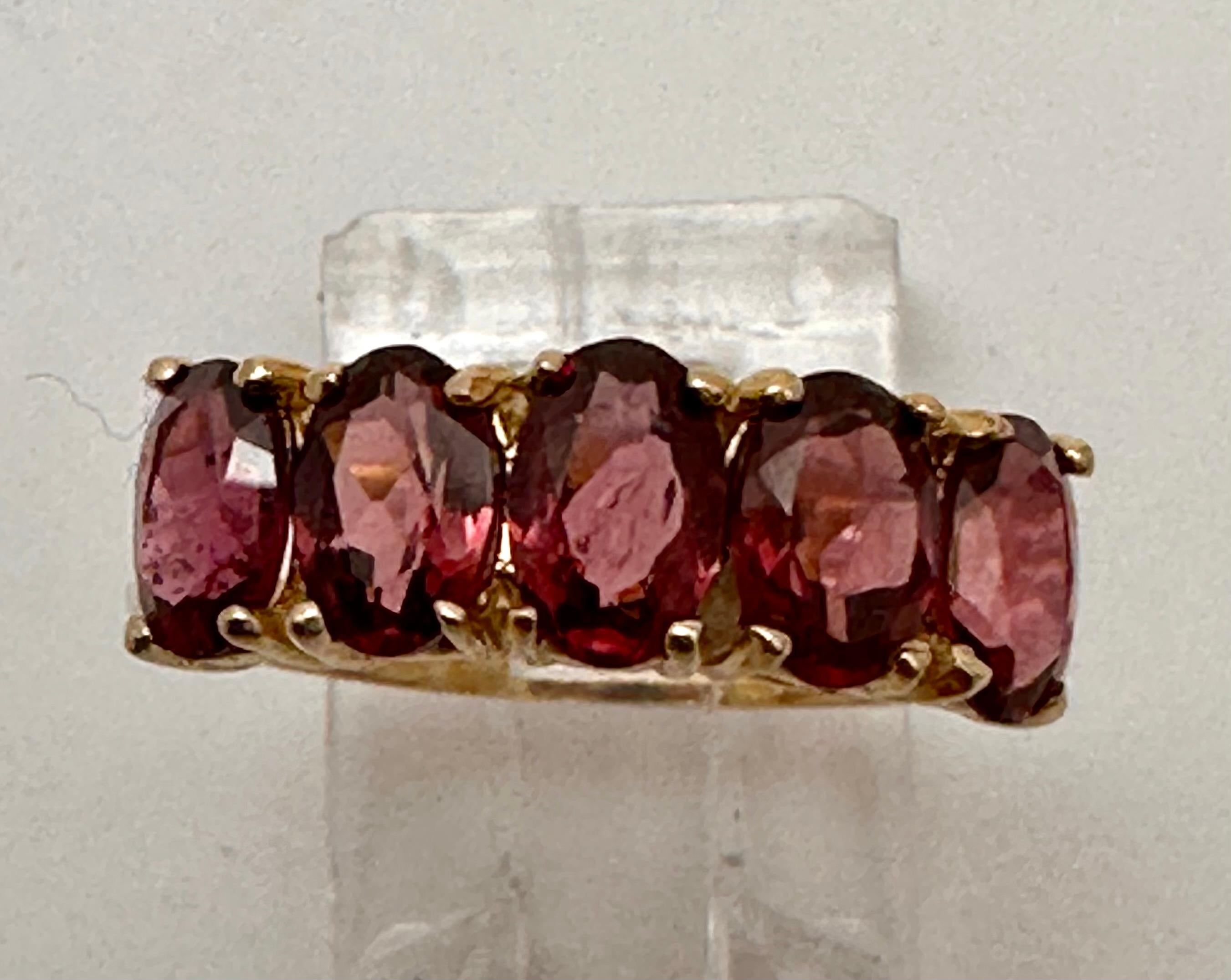 14k Yellow Gold ~ 5 ~ 4mm x 6mm Oval Shape Rubys Ring Size 7

The ruby is known as a protective stone that can bring happiness and passion into the life of the wearer. Apart from its red color, this is why the ruby makes a perfect gift for a loved