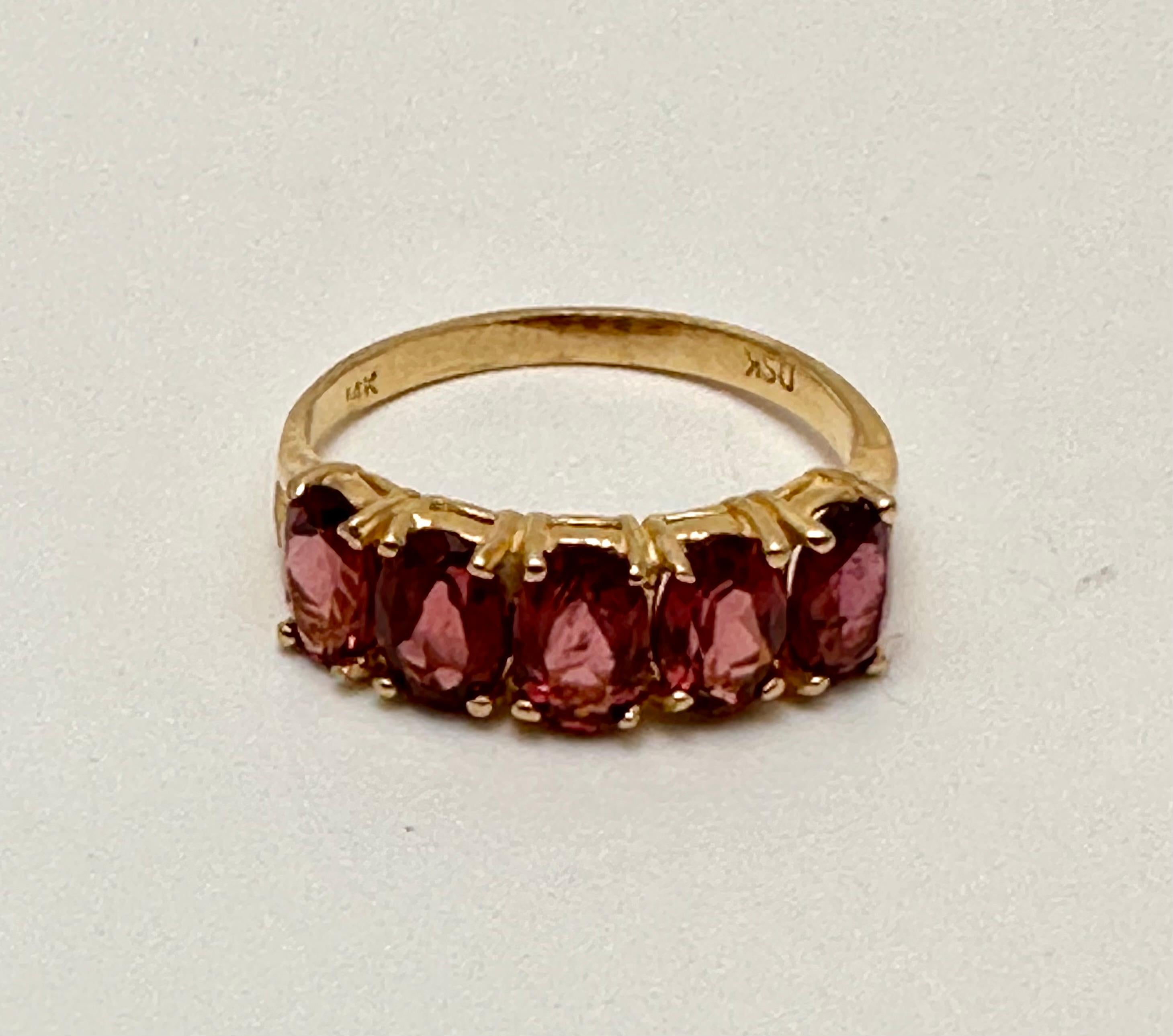 14k Gelbgold ~ 5 ~ 4mm x mm Oval geformte Rubine Ring Größe 7 im Angebot 3