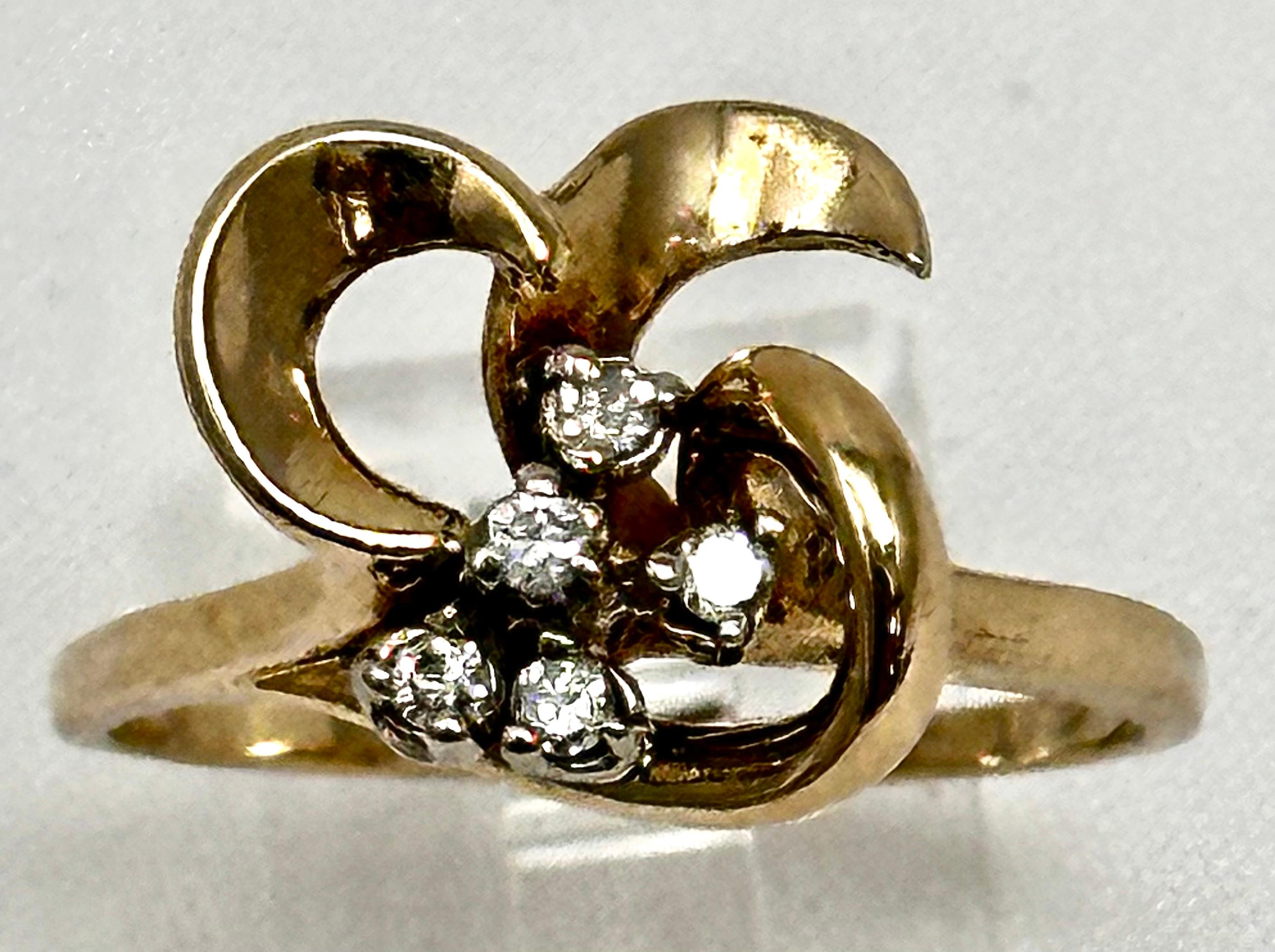 14k Yellow Gold ~ 5 Round Diamonds ~ Ring ~ Size 9 1/4 In New Condition For Sale In Las Vegas, NV