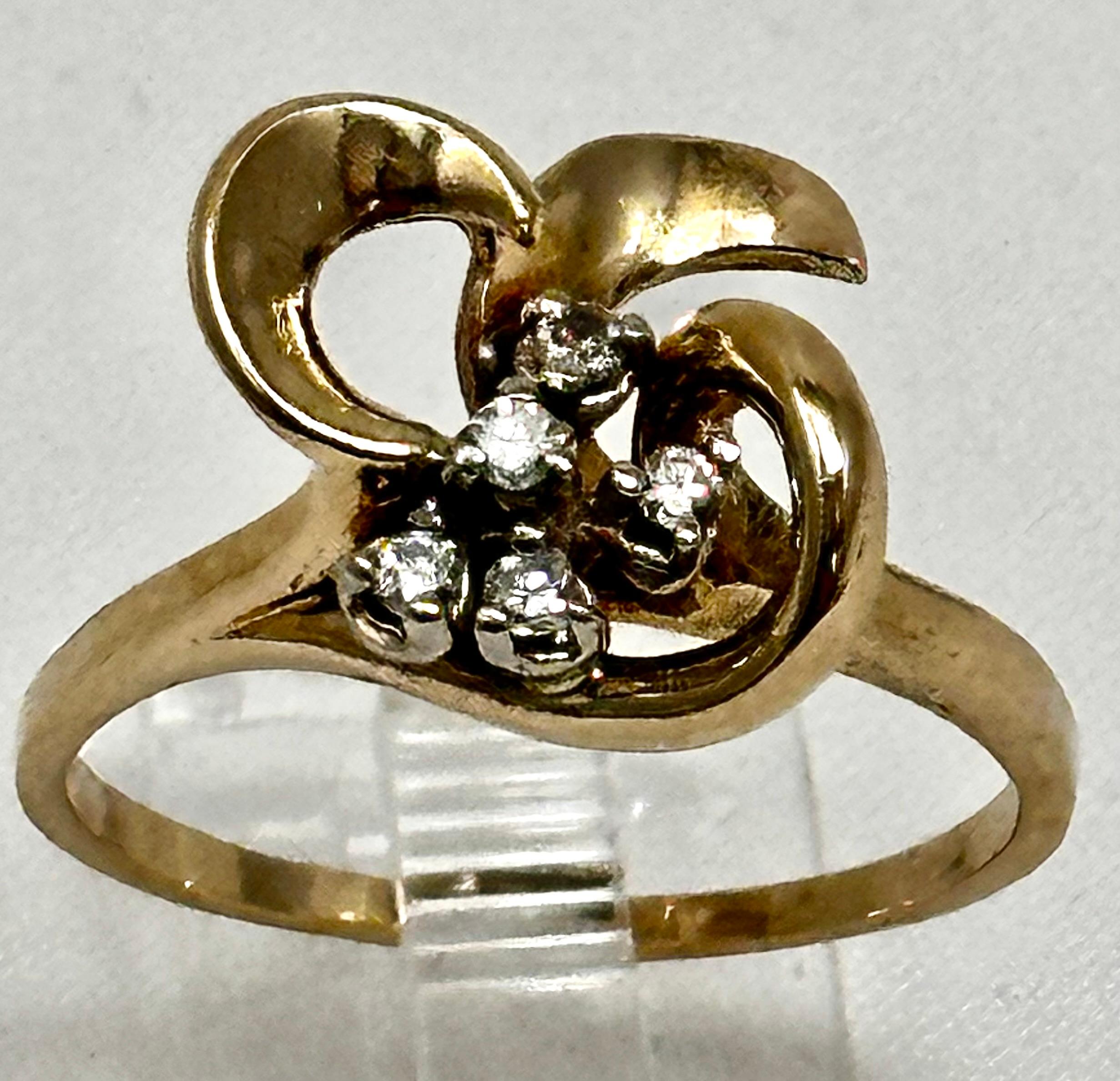 14k Yellow Gold ~ 5 Round Diamonds ~ Ring ~ Size 9 1/4 For Sale 2