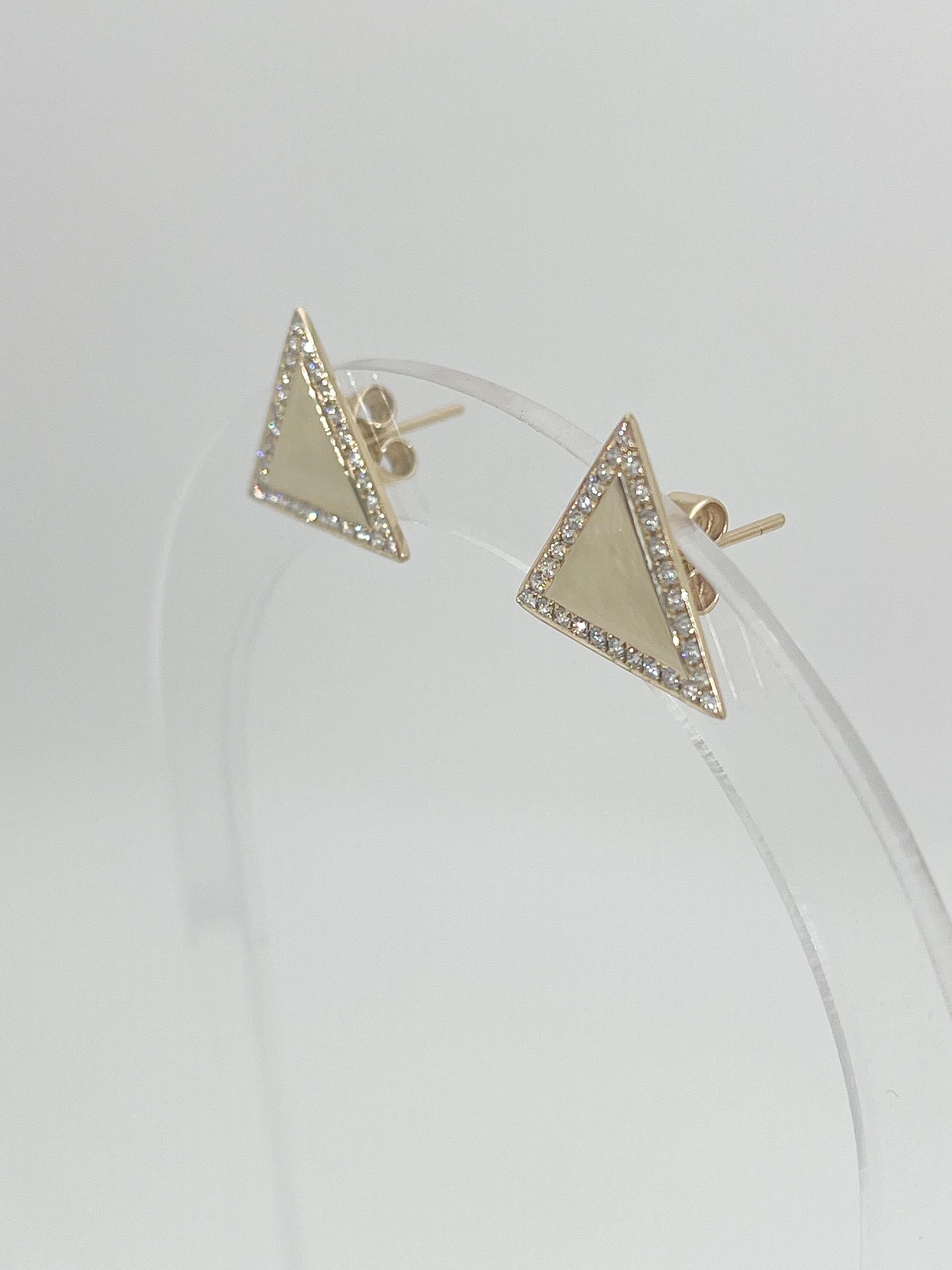 Round Cut 14K Yellow Gold .50 CTW Diamond Triangle Shape Stud Earrings For Sale
