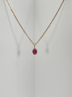 Collar Colgante Halo de Rubí y Diamante de Oro Amarillo de 14K .50 CTW