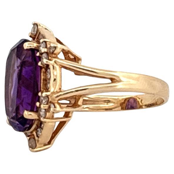 Women's or Men's 14K Yellow Gold 5.15 Carat Oval Cut Amethyst & 0.42 Carat Diamond Ring For Sale