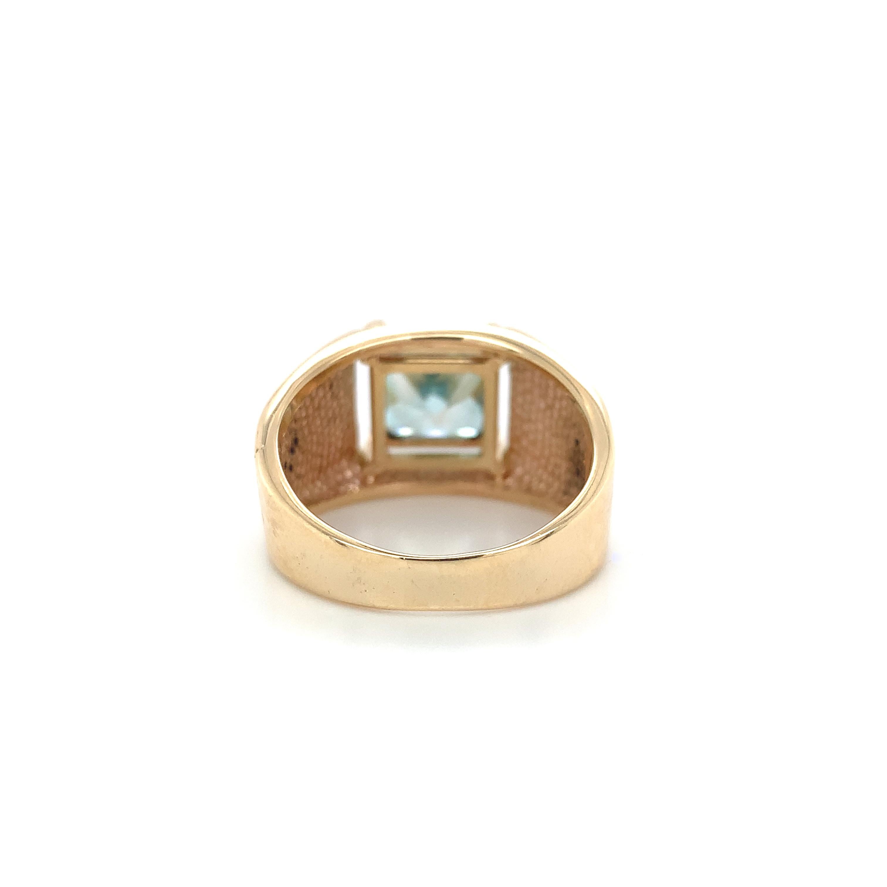 Bague homme en or jaune 14 carats 5.27 carats Zircon bleu taille 9 Pour hommes en vente