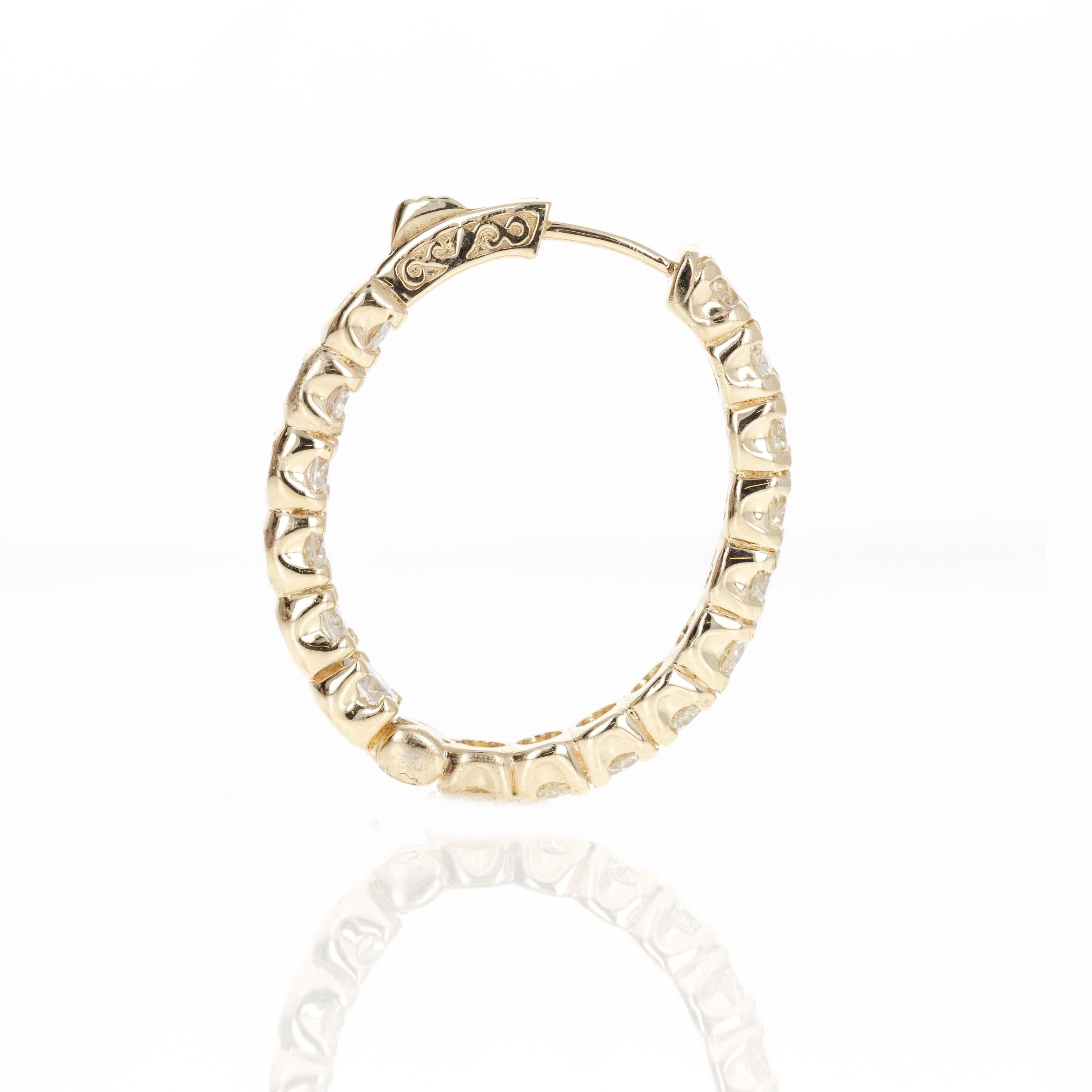 Taille ronde Créoles en or jaune 14 carats avec diamants ronds de 5,30 carats à l'intérieur et à l'extérieur en vente