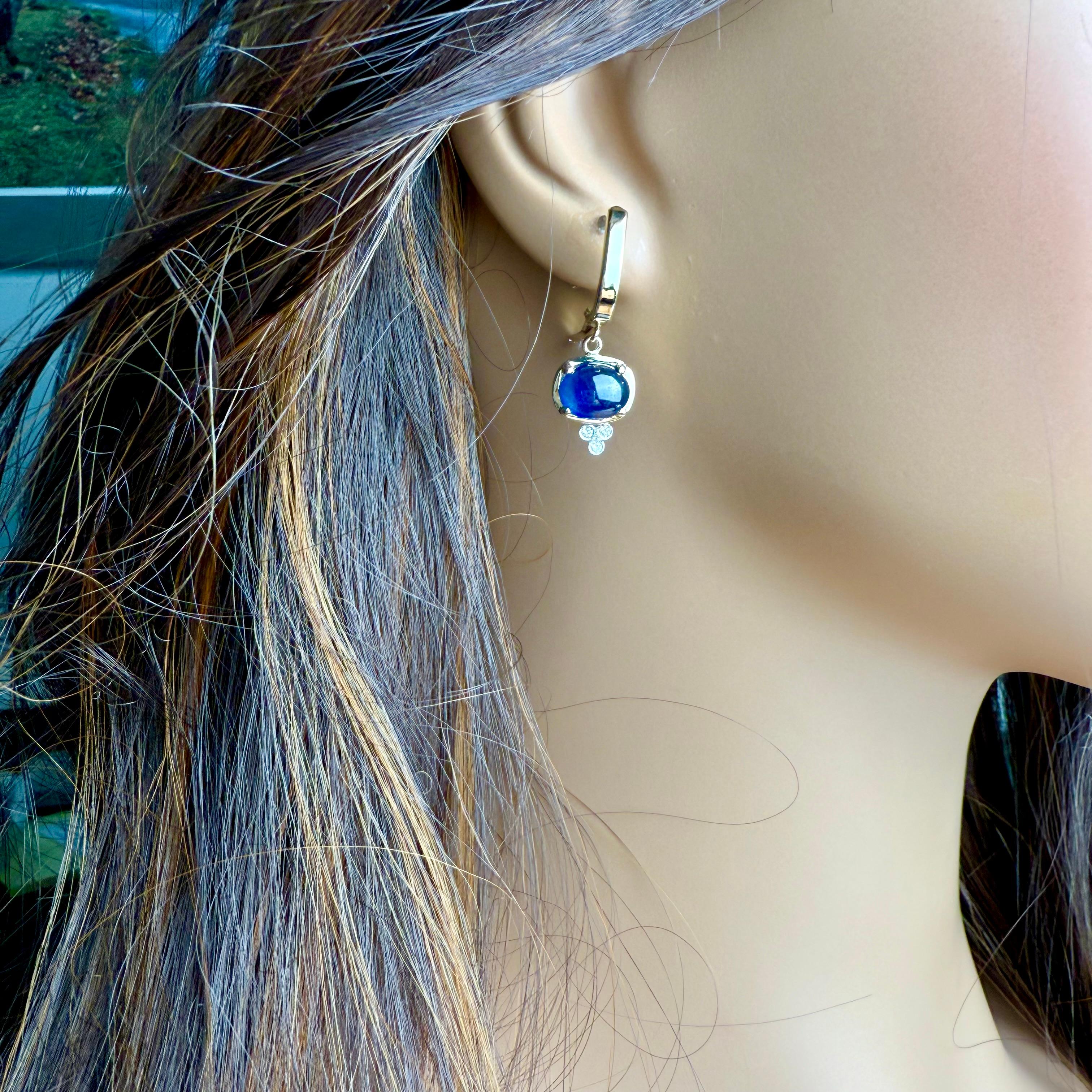 Boucles d'oreilles à levier en or jaune 14K, saphir cabochon et diamant, 5,45 carats Neuf - En vente à New York, NY
