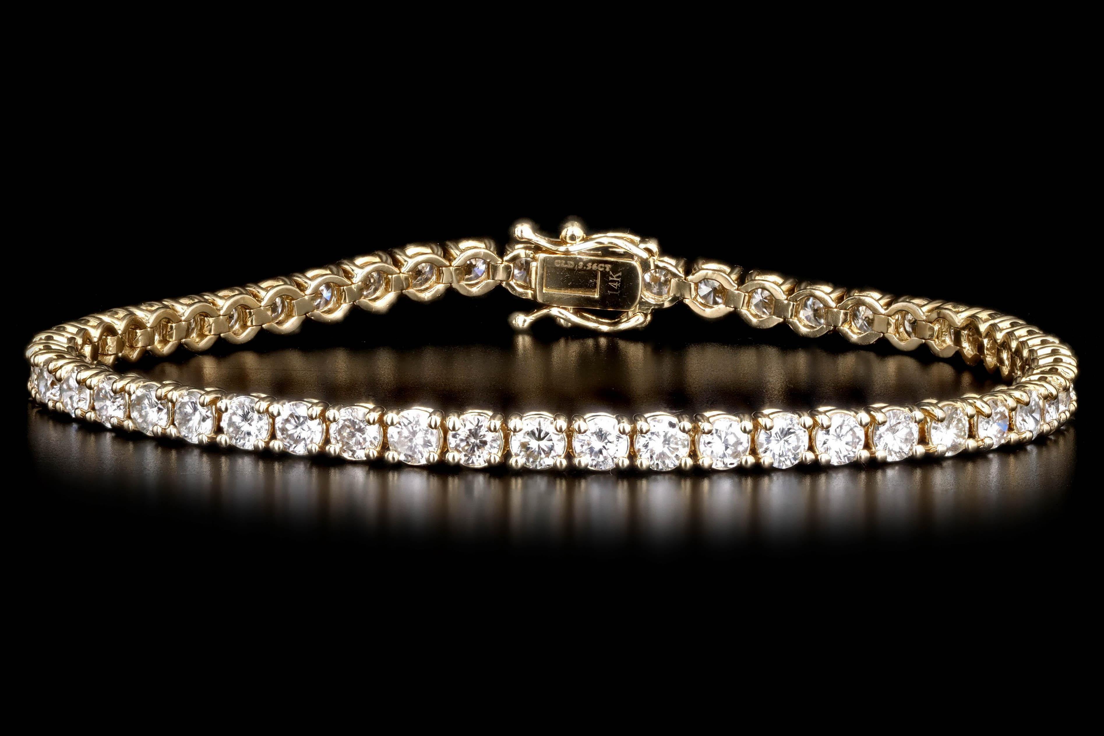 Ära: Neu

Zusammensetzung: 14K Gelbgold

Hauptstein: Fünfzig runde Diamanten im Brillantschliff

Gesamtes Karatgewicht: Ungefähr 5,56 Karat

Farbe/Klarheit: G-H / SI1-2

Armband-Umfang: 7 Zoll

Gewicht des Armbands: 10,5 Gramm 

Artikel Barcode: