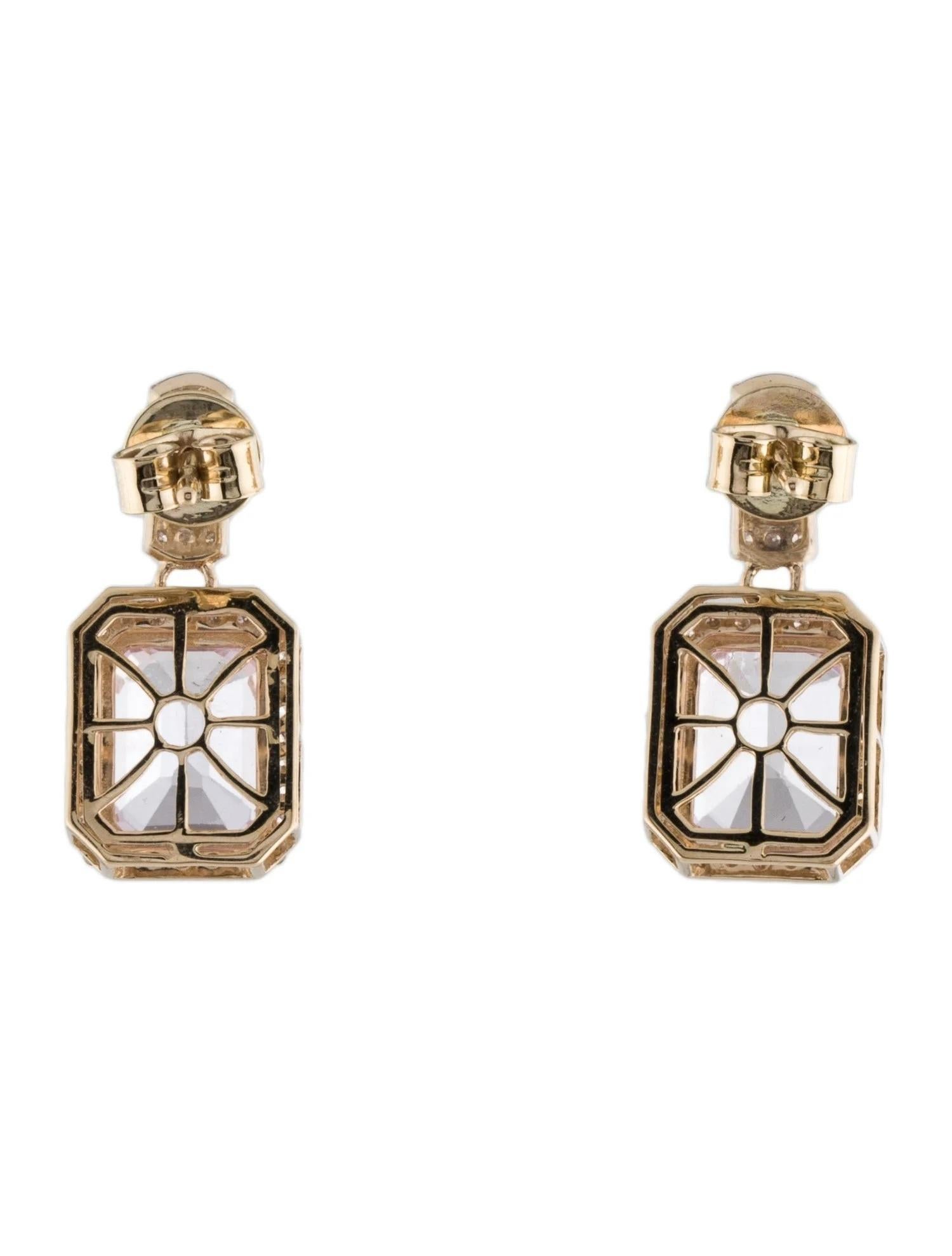 Artiste Boucles d'oreilles pendantes en or jaune 14K 5.64ctw Kunzite & Diamond  Kunzite taille émeraude en vente