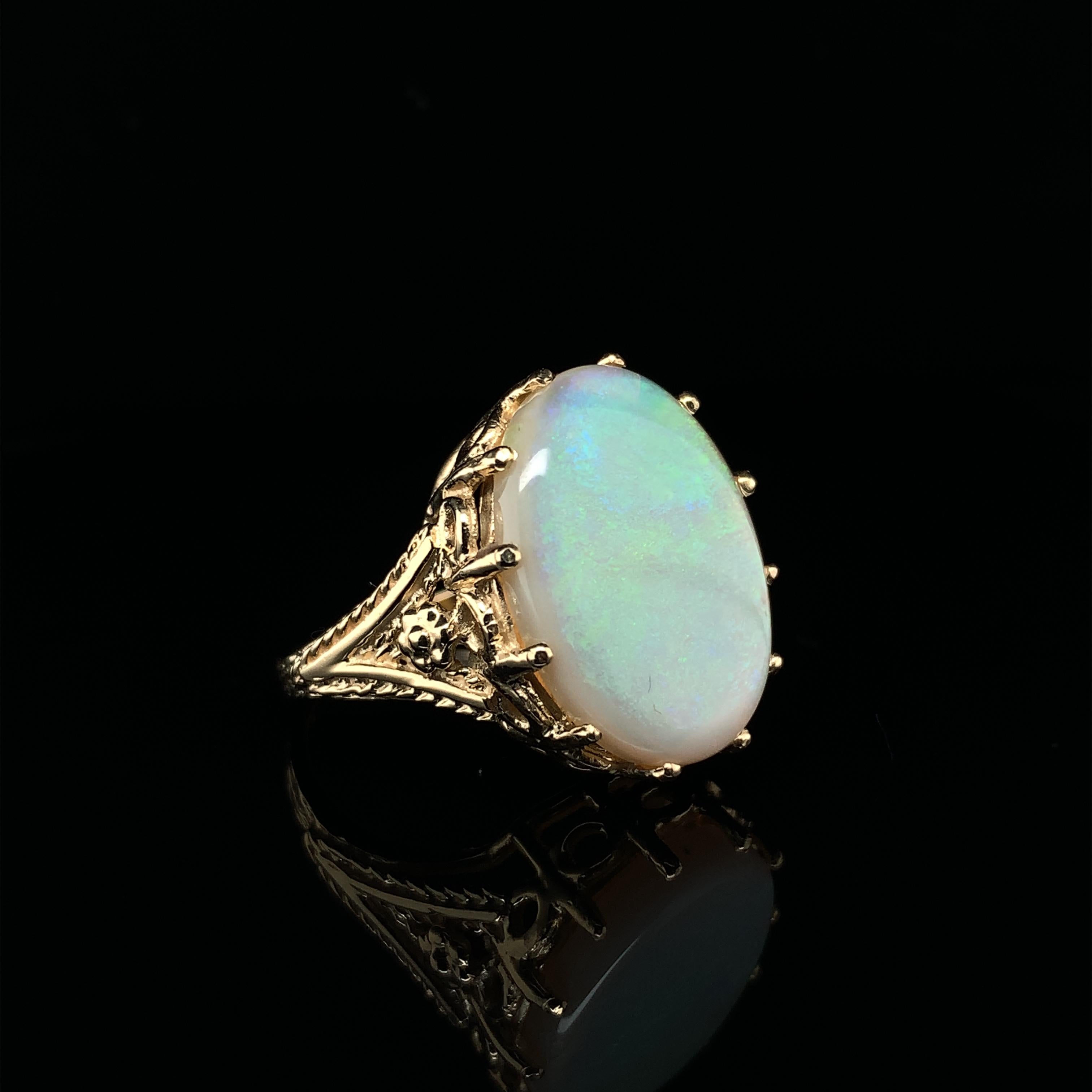 Modern 14K Yellow Gold 5.86 carat Australian Opal Ring For Sale