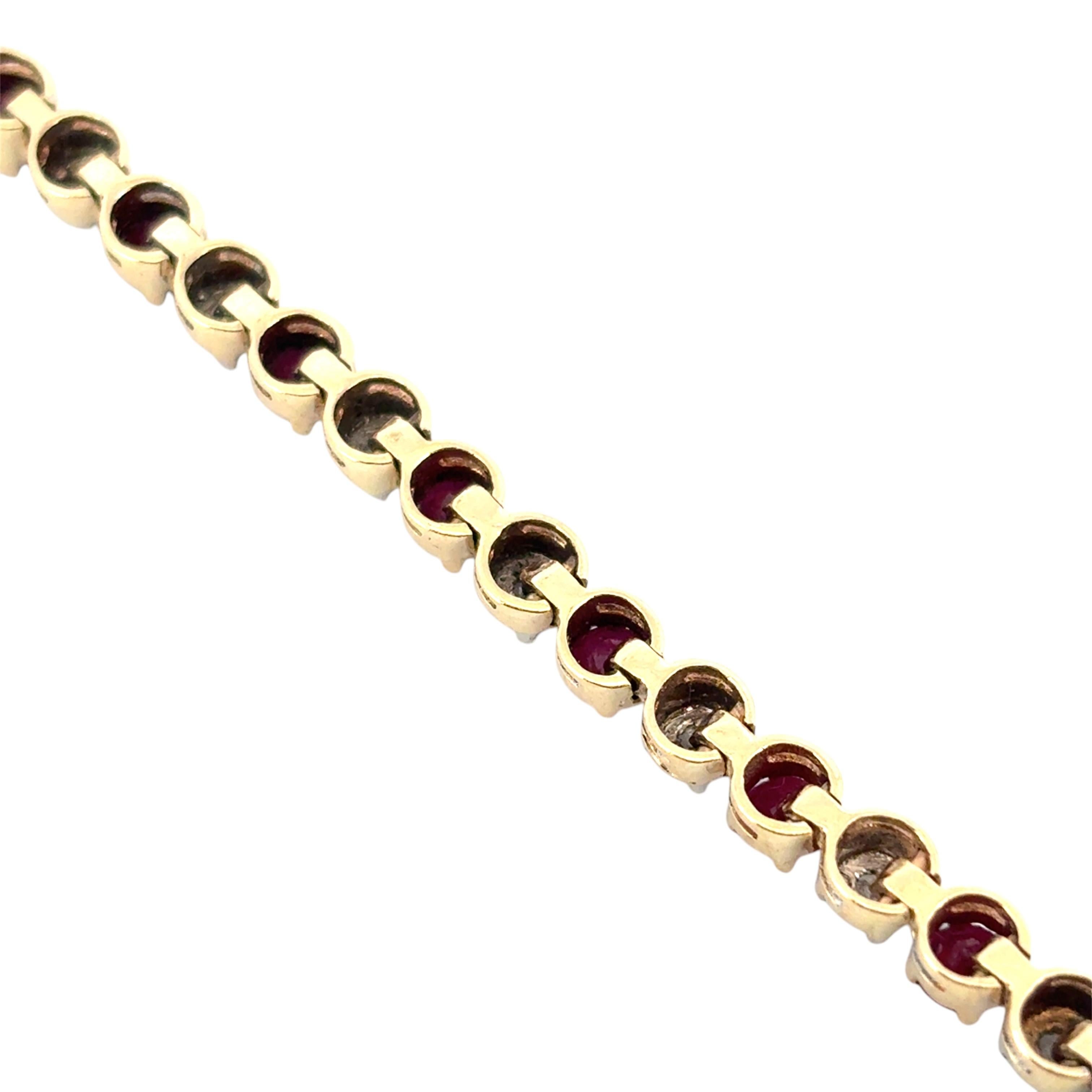 Donna Bracciale in oro giallo 14k con diamanti tondi e brillanti Nature da 5,98 carati e rubini in vendita