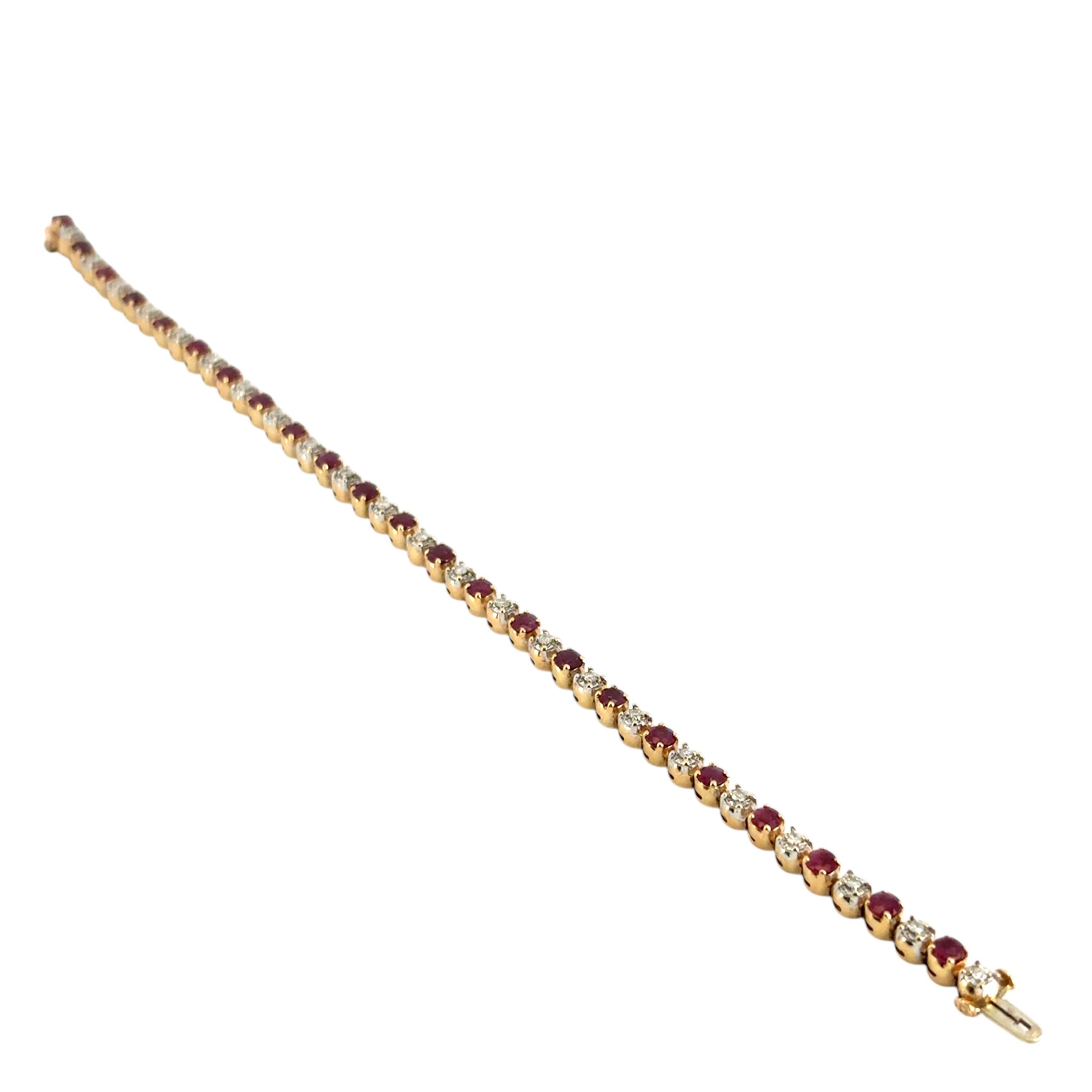Bracciale in oro giallo 14k con diamanti tondi e brillanti Nature da 5,98 carati e rubini in vendita 3