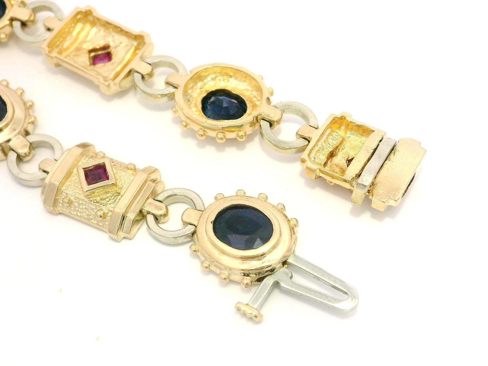 Bracciale geometrico in oro giallo 14k con zaffiro ovale da 5 carati e rubino quadrato A Link in vendita 1